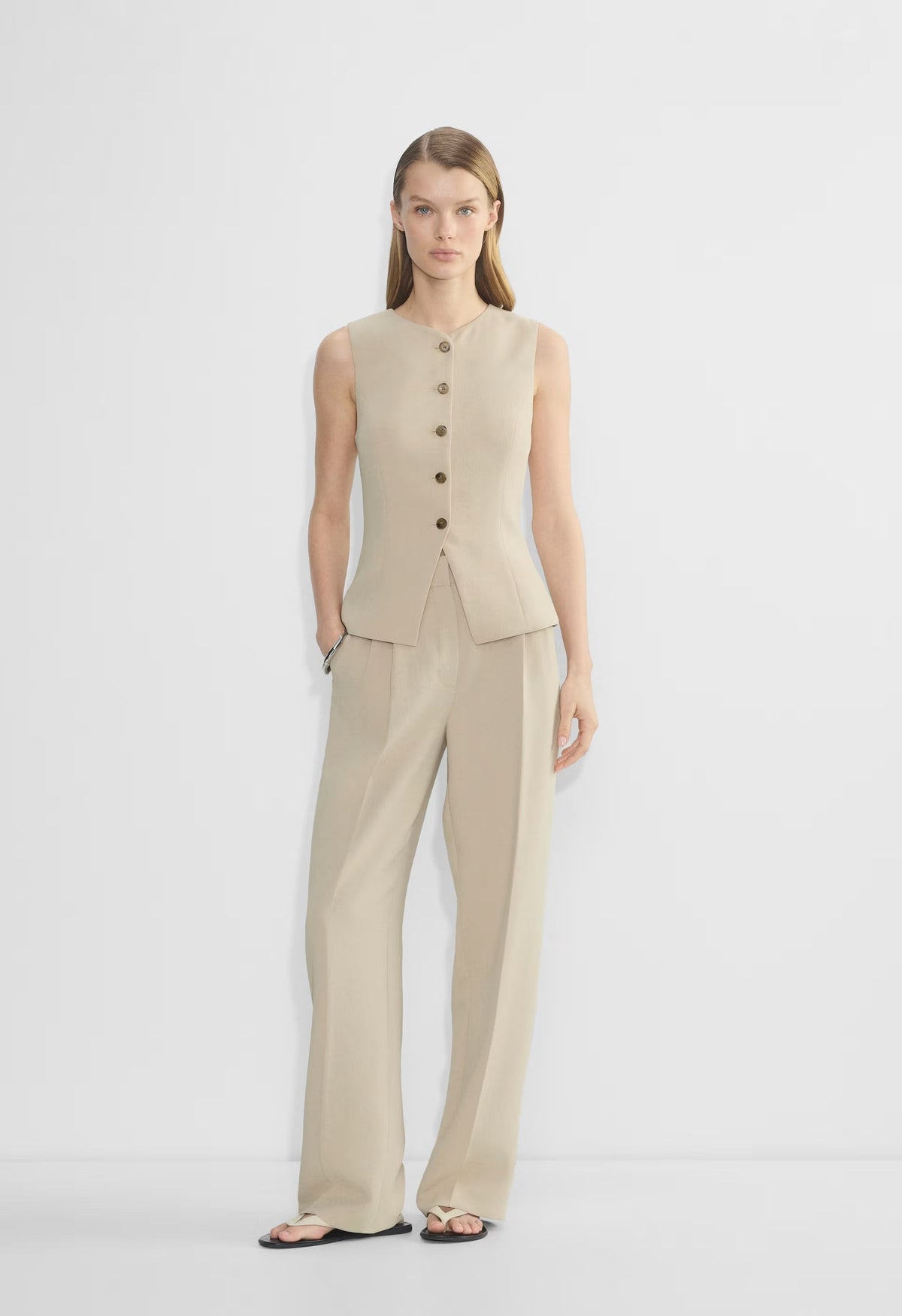Regal Vest - Crepette™ - MARCONA BEIGE