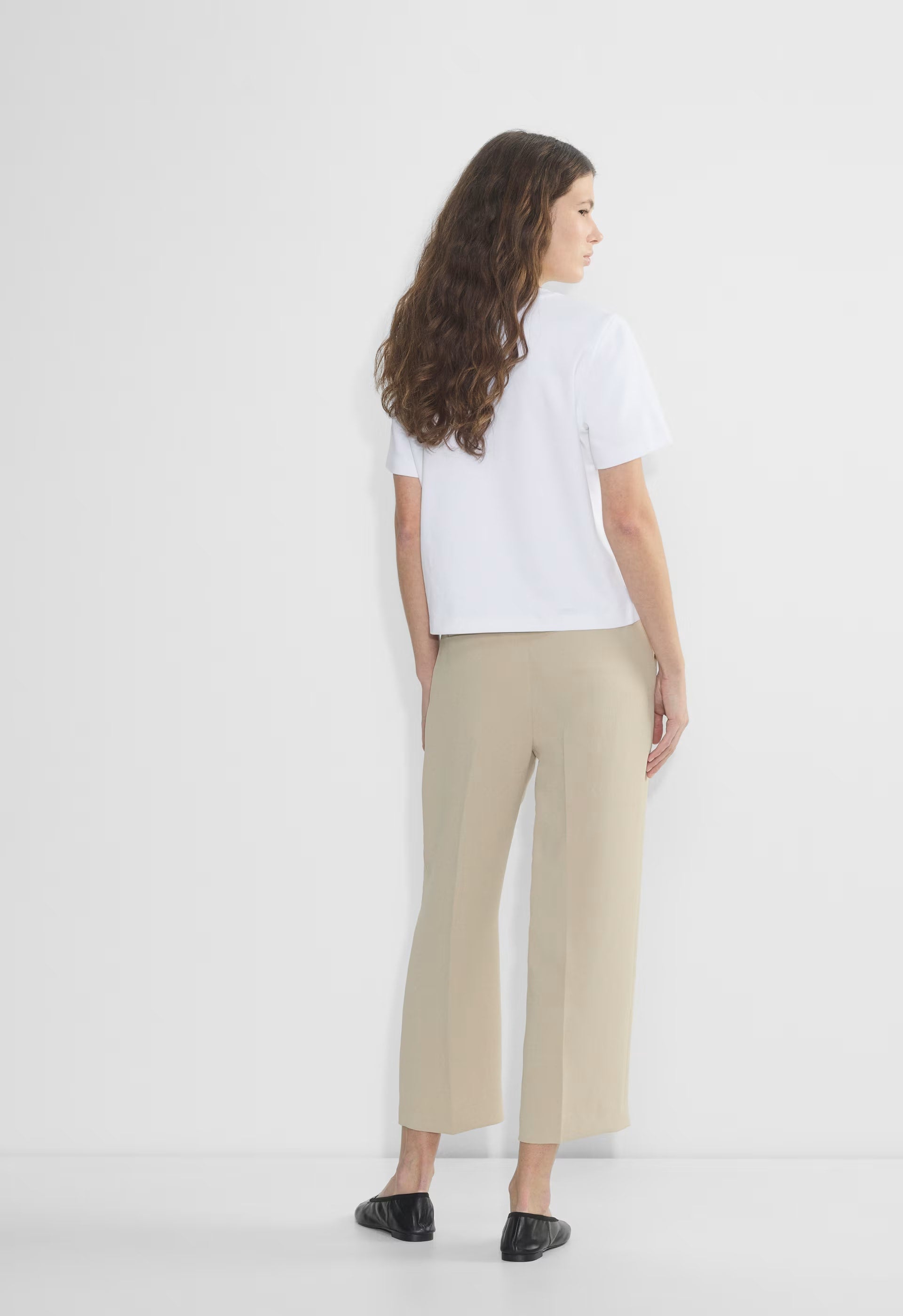 The Effortless Pant™ Cropped - Crepette™ - MARCONA BEIGE