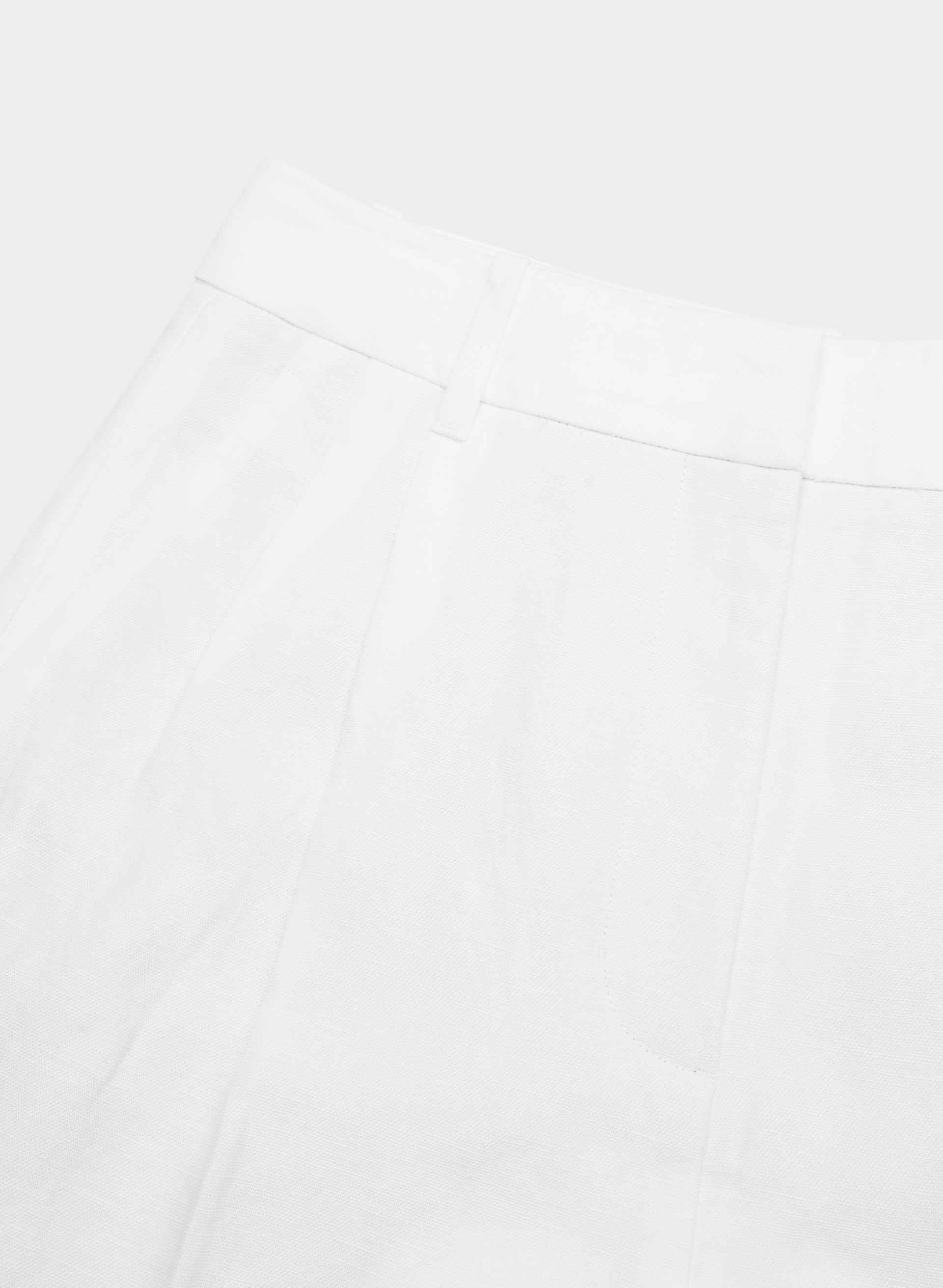 The Effortless Short™ Mid-Thigh - CruiseLinen™ - WHITE