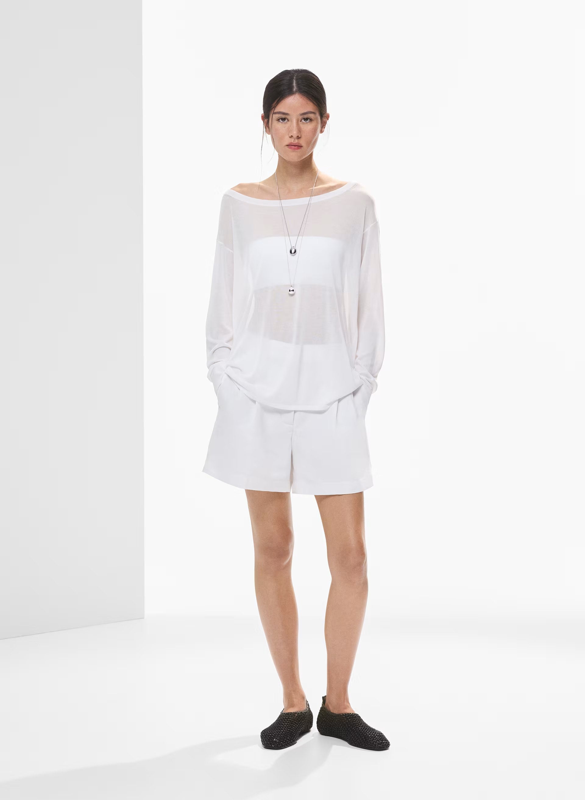 The Effortless Short™ Mid-Thigh - CruiseLinen™ - WHITE