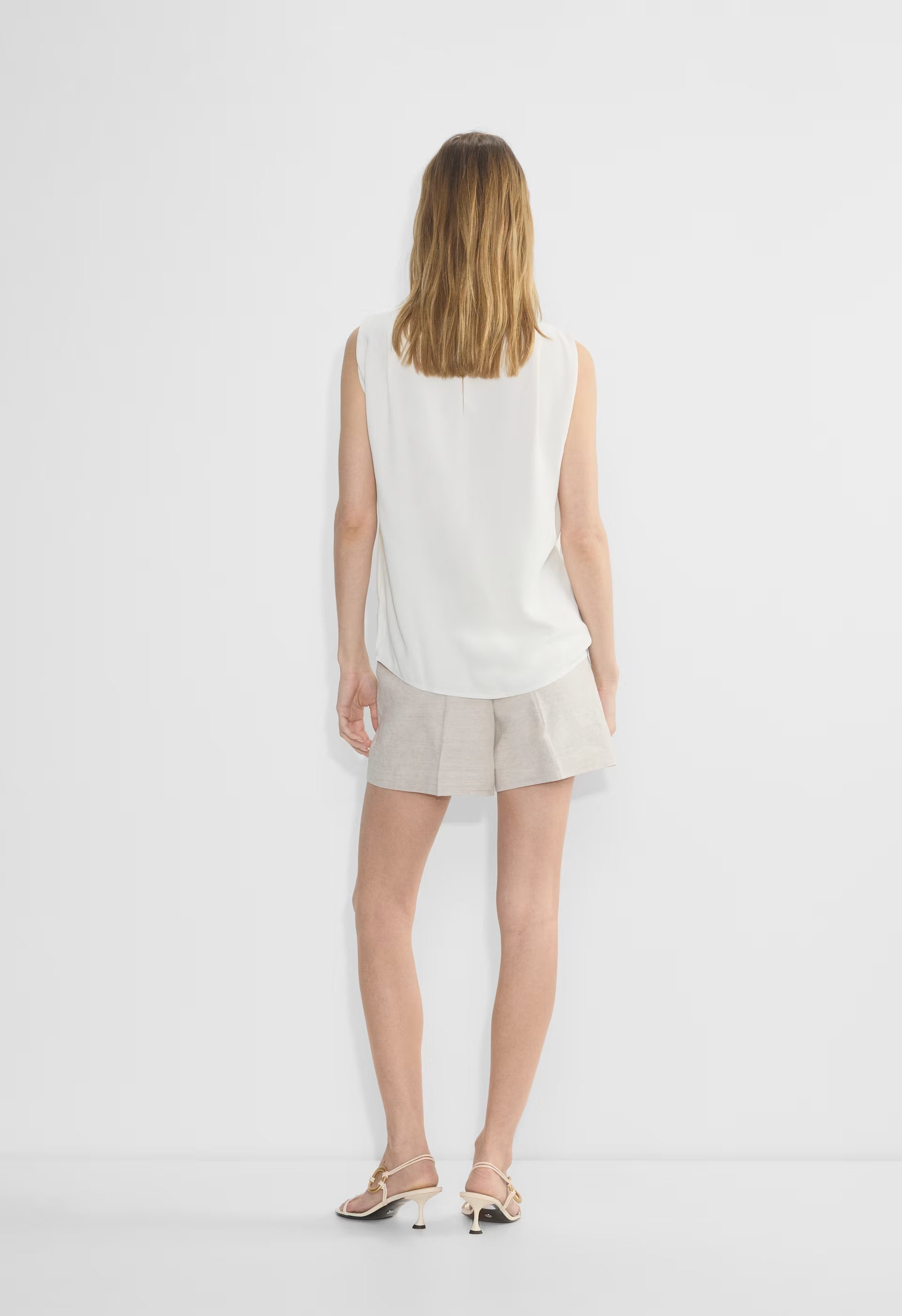 The Effortless Short™ Mid-Thigh - CruiseLinen™ - NATURAL ECRU