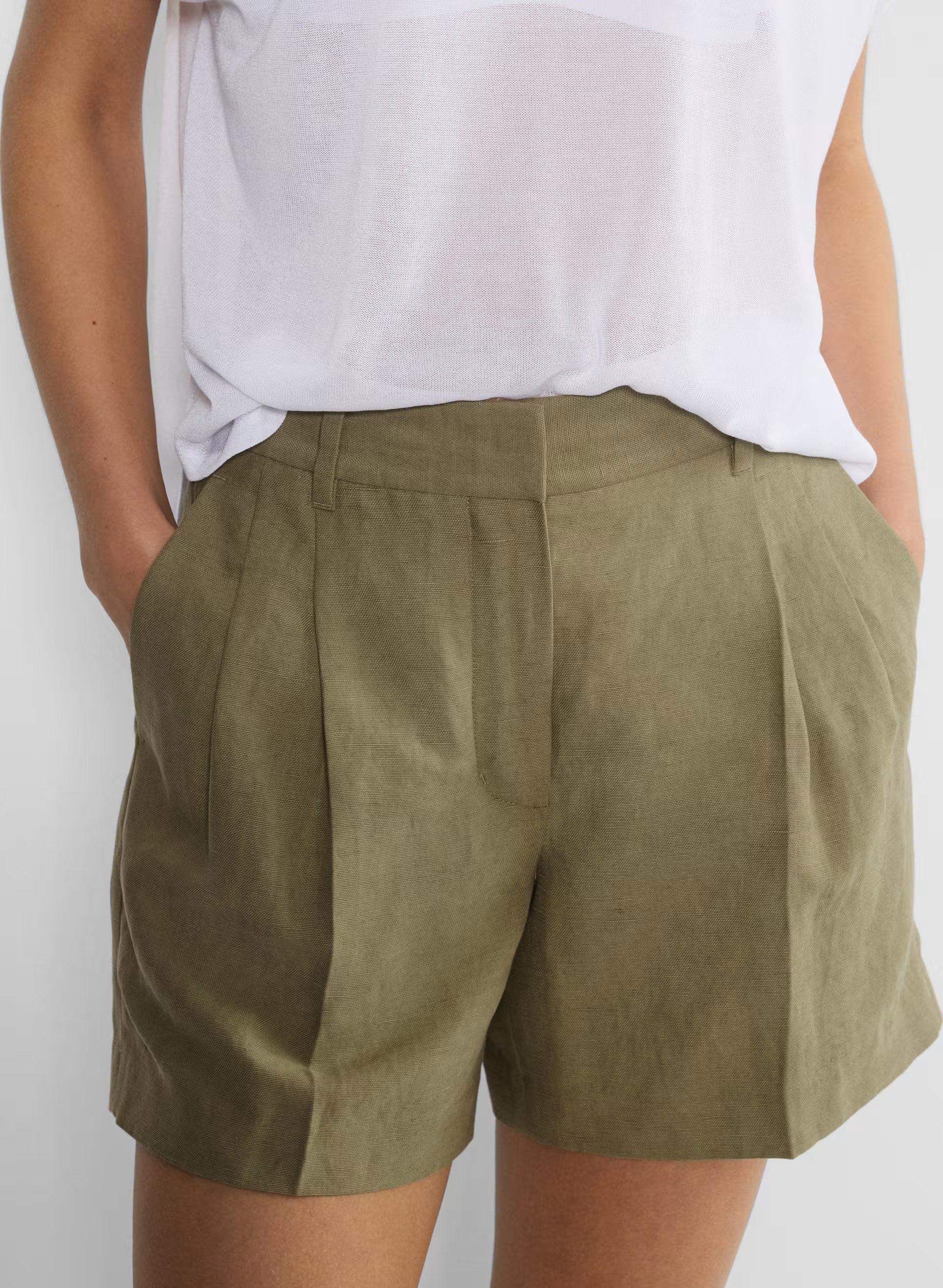 The Effortless Short™ Mid-Thigh - CruiseLinen™ - SUNDRIED OLIVE