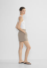 The Effortless Short™ Mid-Thigh - Crepette™ - NOMAD TAUPE