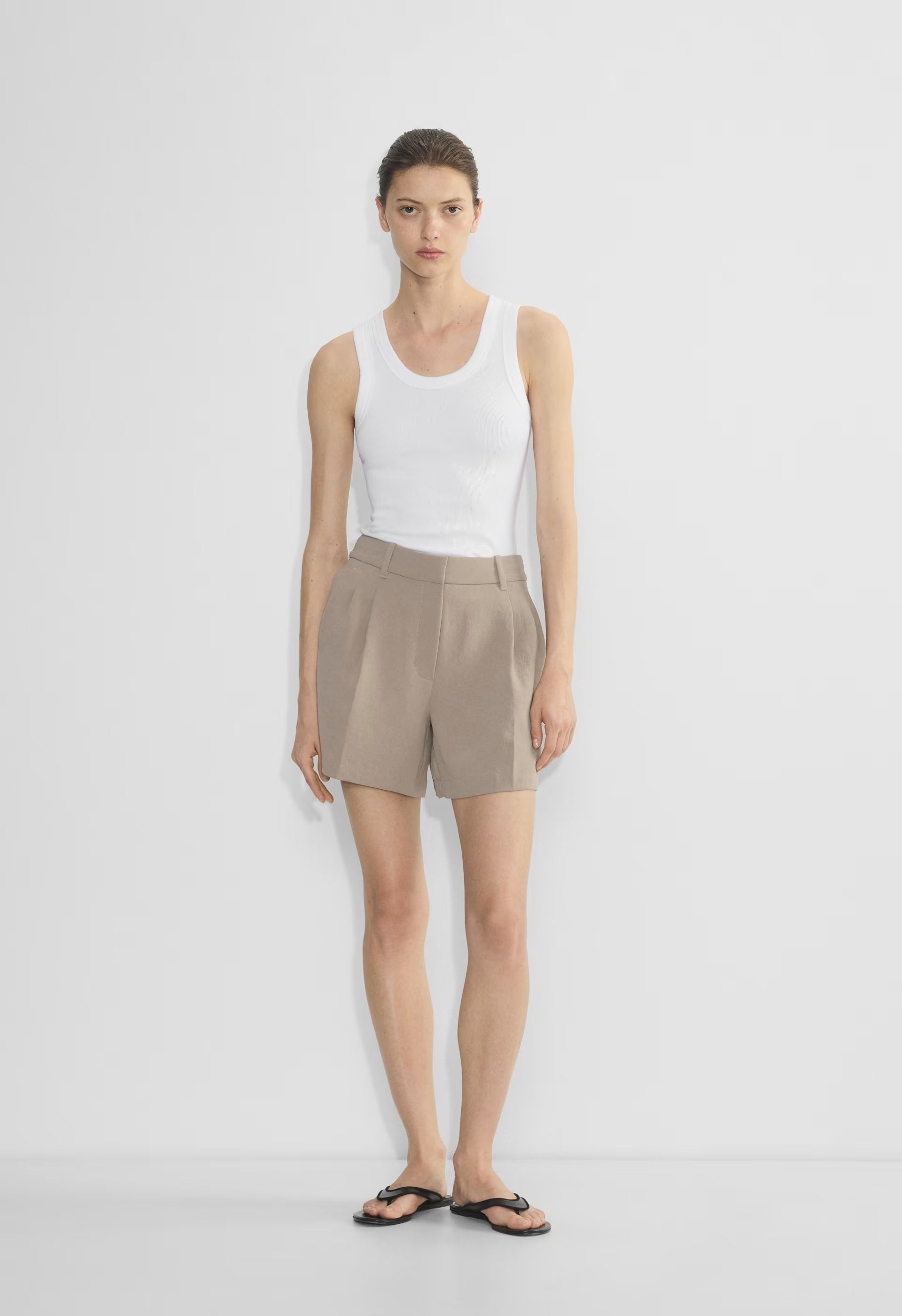 The Effortless Short™ Mid-Thigh - Crepette™ - NOMAD TAUPE