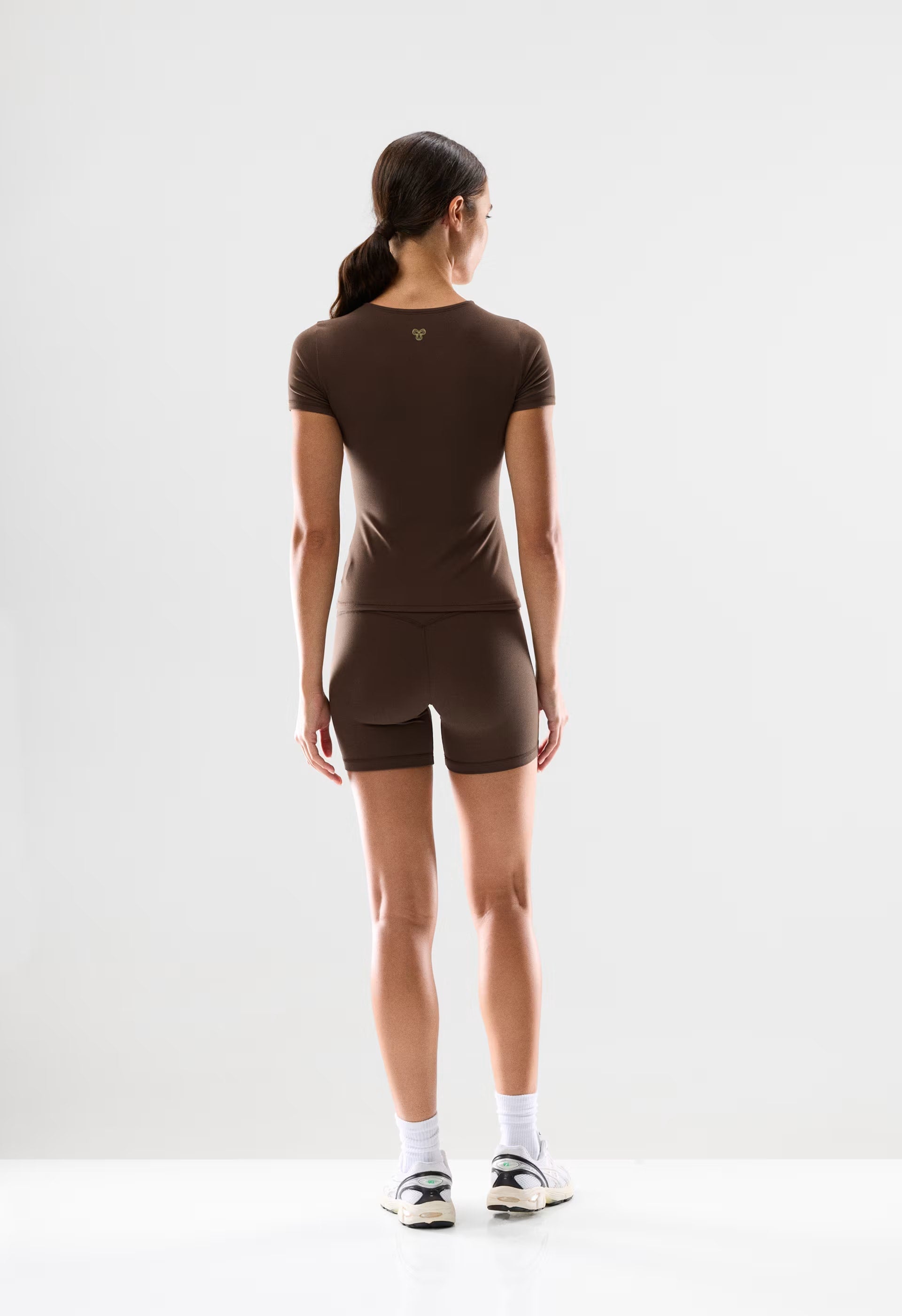 BUTTER Essential T-Shirt - RICH MOCHA BROWN