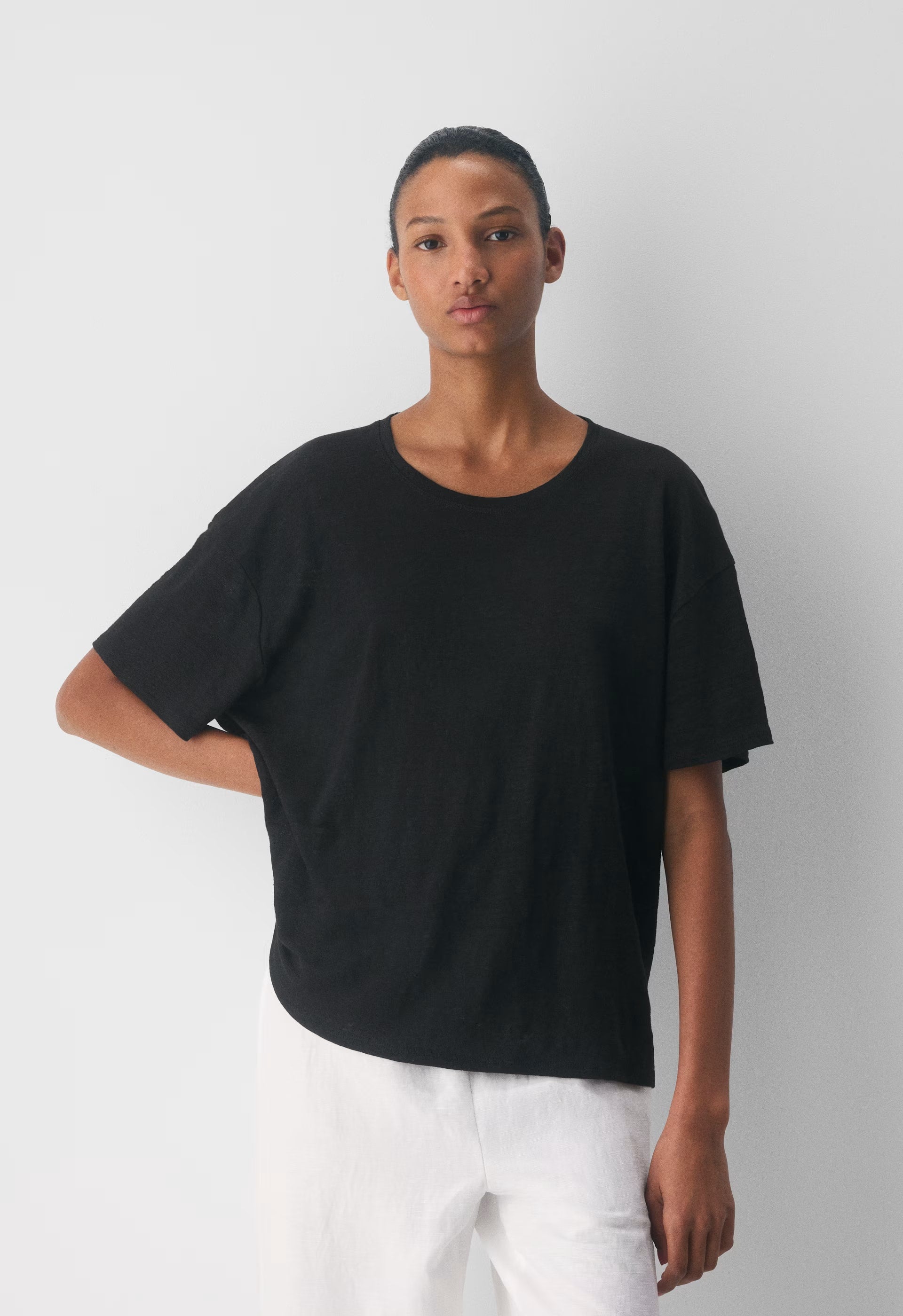 Loom Linen Quay T-Shirt - BLACK