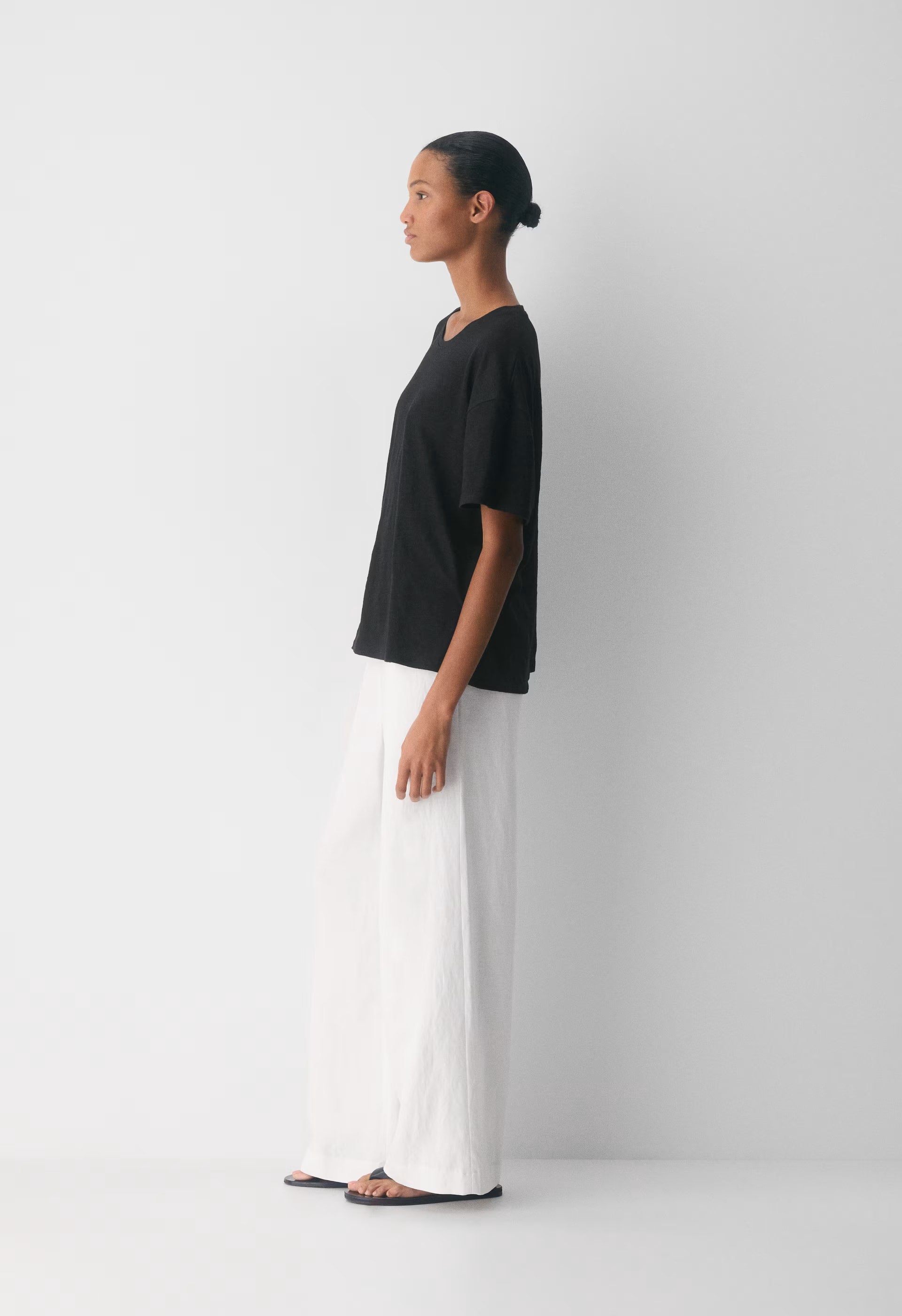 Loom Linen Quay T-Shirt - BLACK