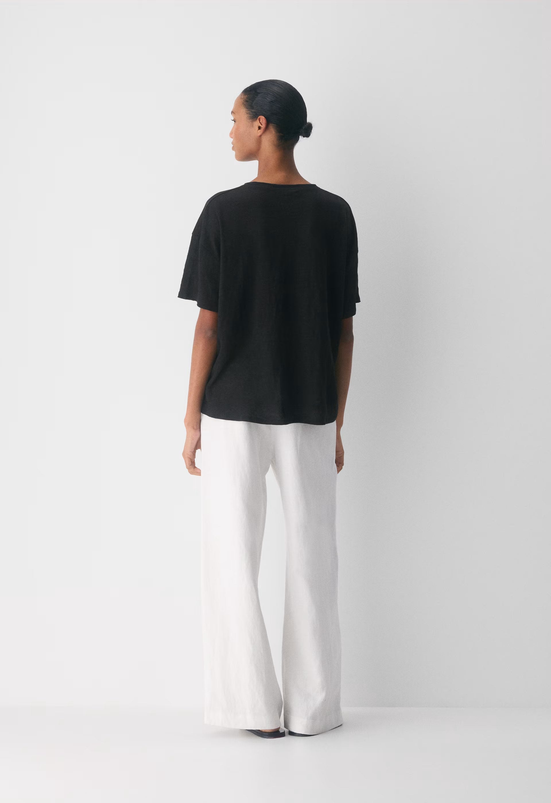 Loom Linen Quay T-Shirt - BLACK