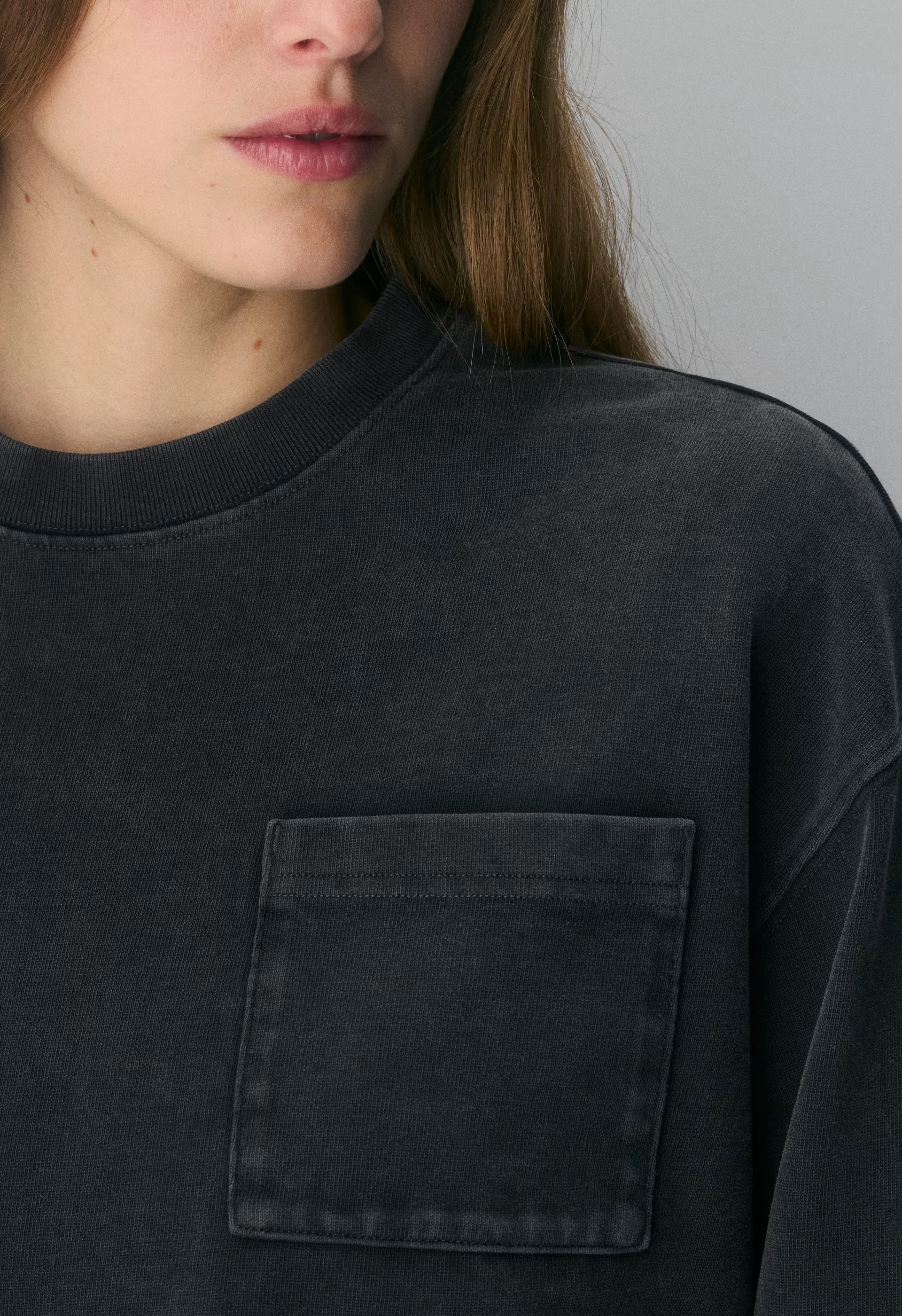 Mighty Cotton™ Motor Longsleeve - LIVED-IN BLACK