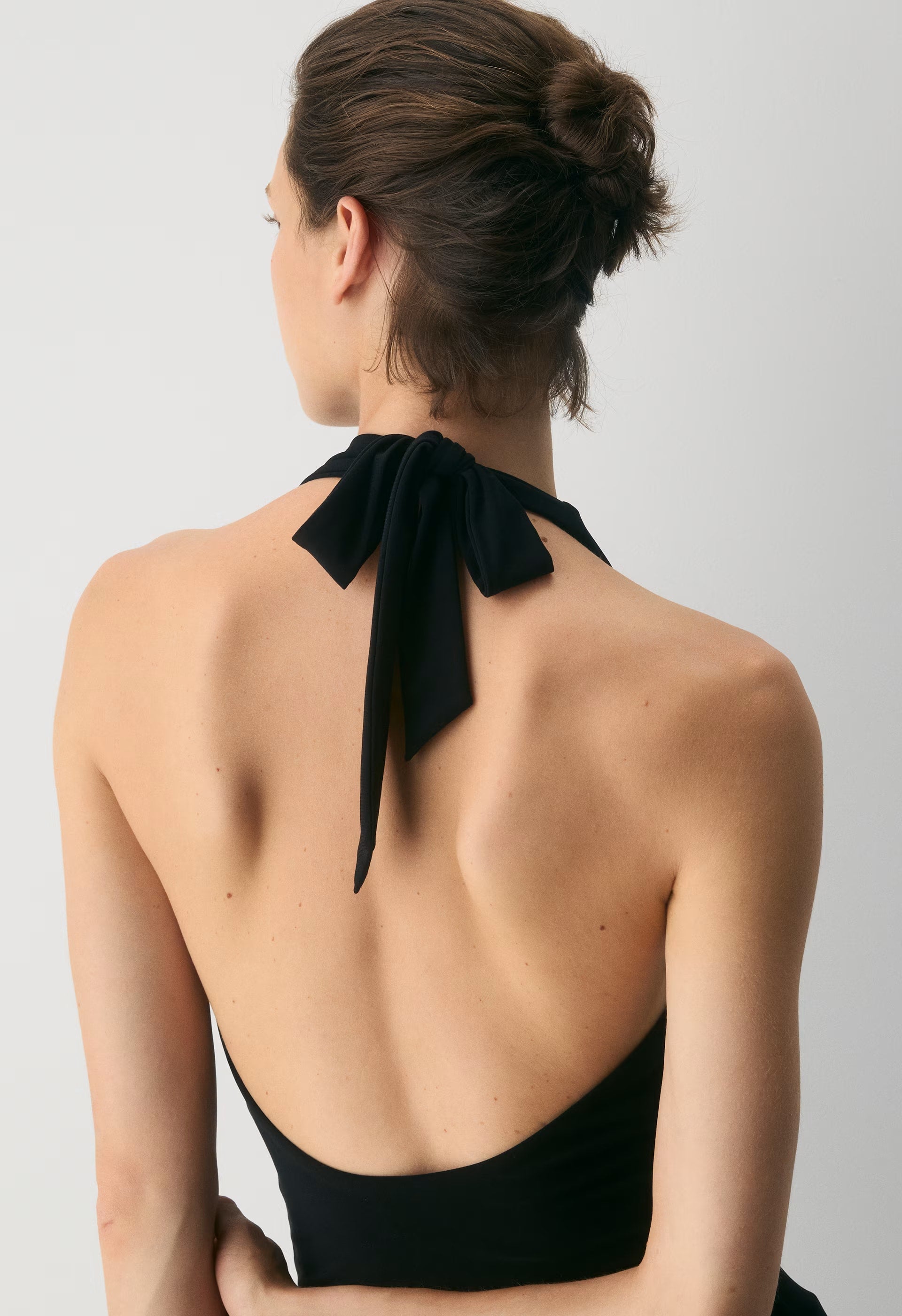 Smooth Matter™ Decanter Halter Top - BLACK/GOLD