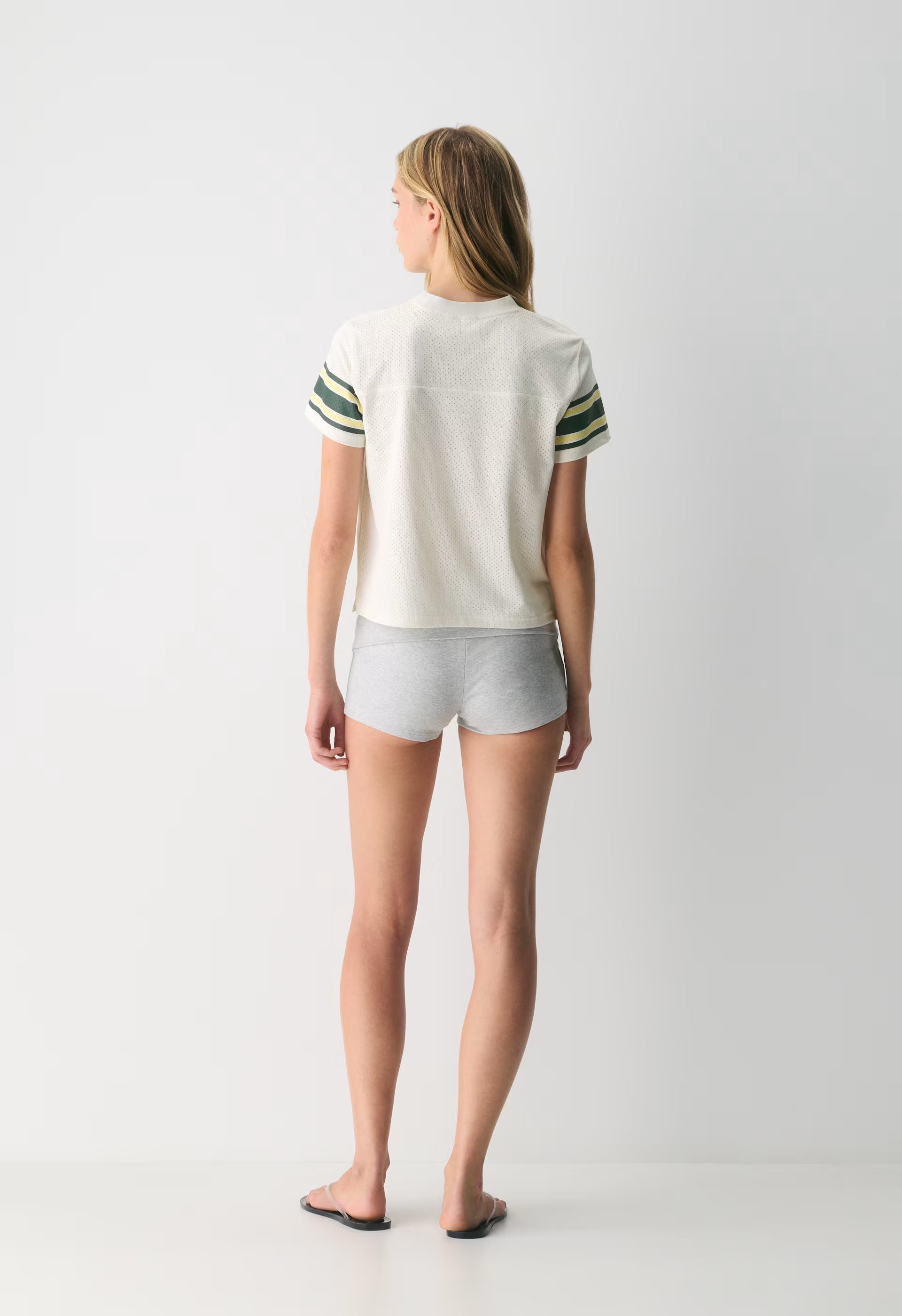 Court Mesh™ Record-Set T-Shirt - LIGHT BIRCH/FIG GRN