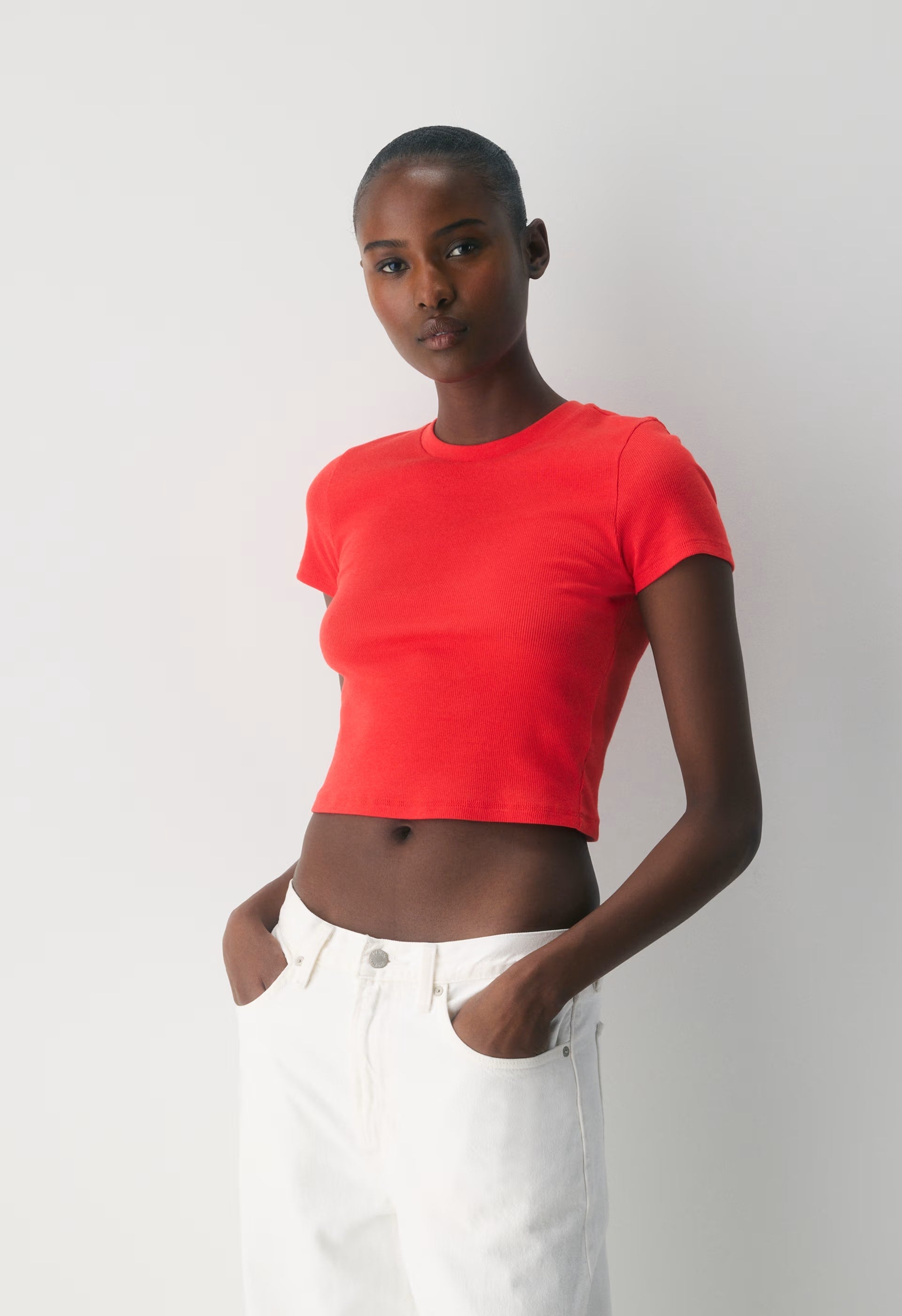 HomeStretch™ Rib Tune Waist T-Shirt - CHERRYBOMB RED