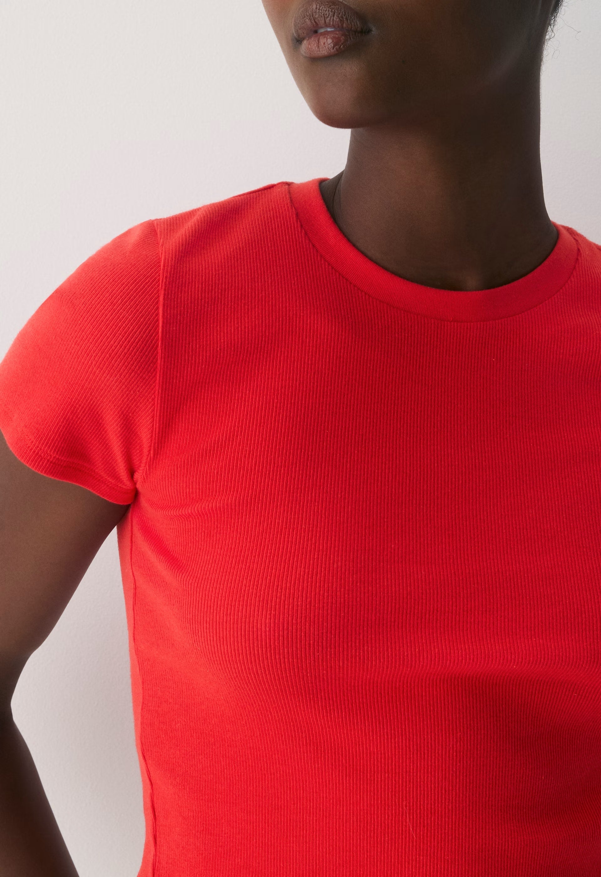 HomeStretch™ Rib Tune Waist T-Shirt - CHERRYBOMB RED