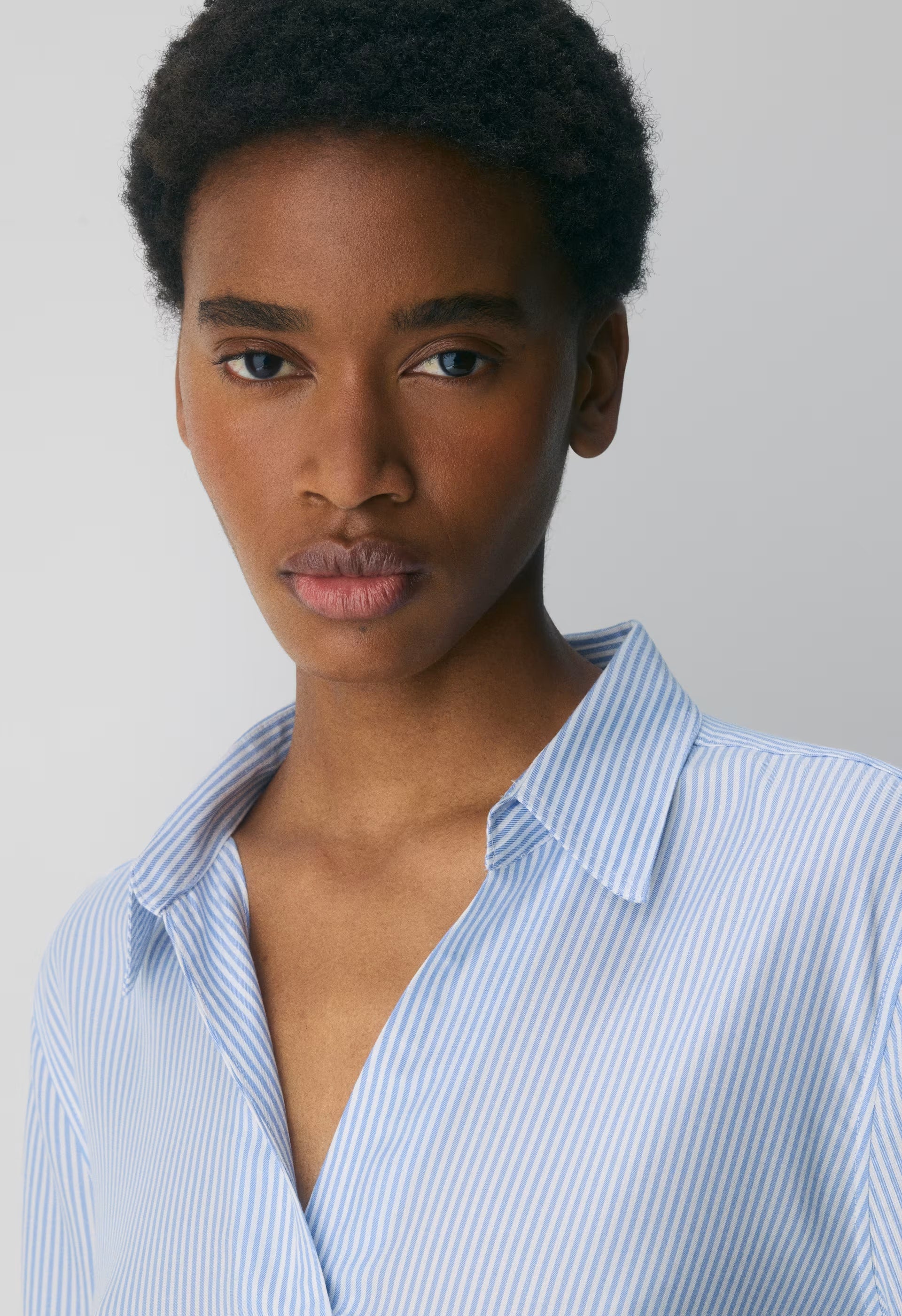 Persona Shirt - WLSN STRP CRFL BL/WHT