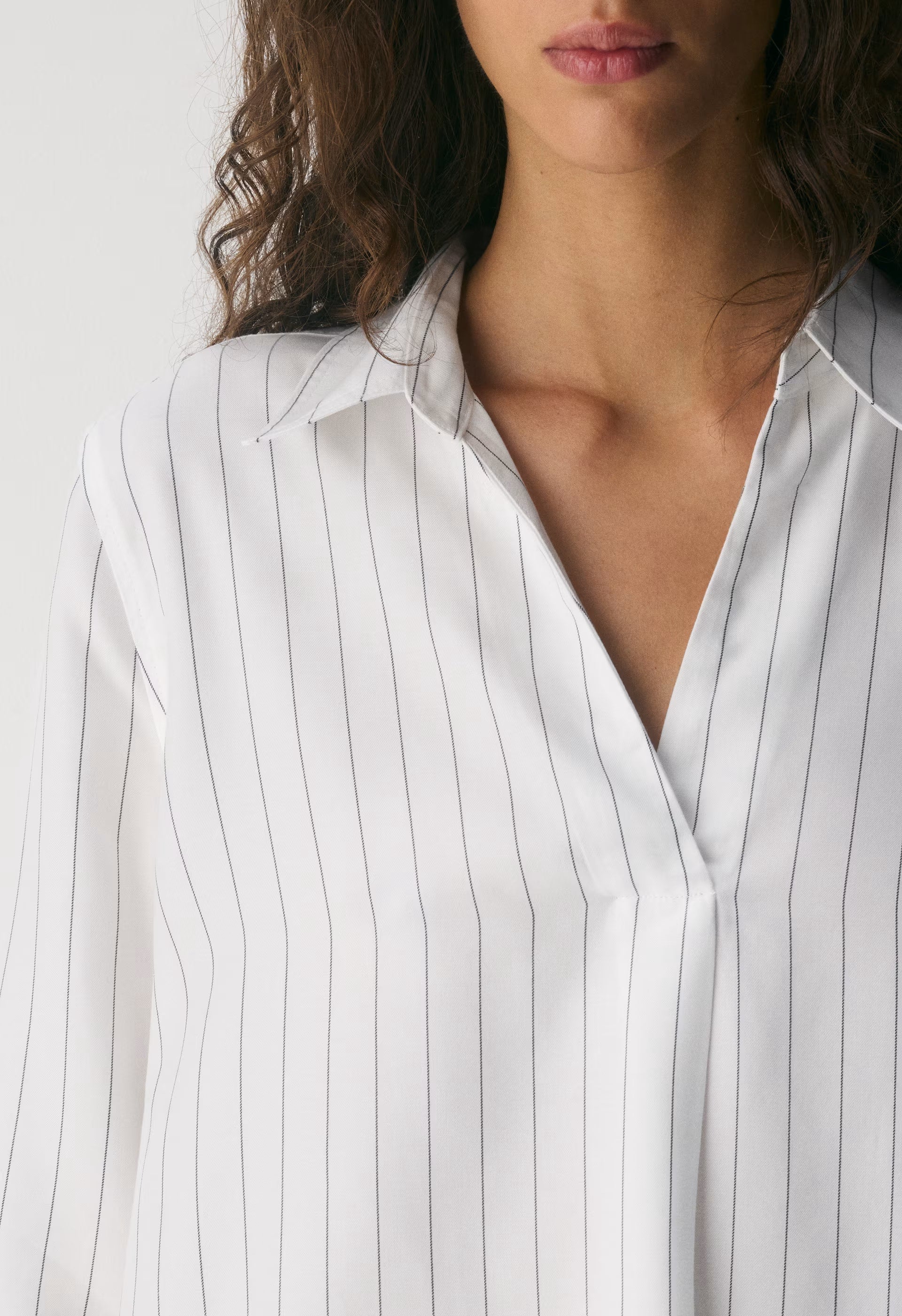 Persona Shirt - HNDSN STRP WT/ADMIRAL