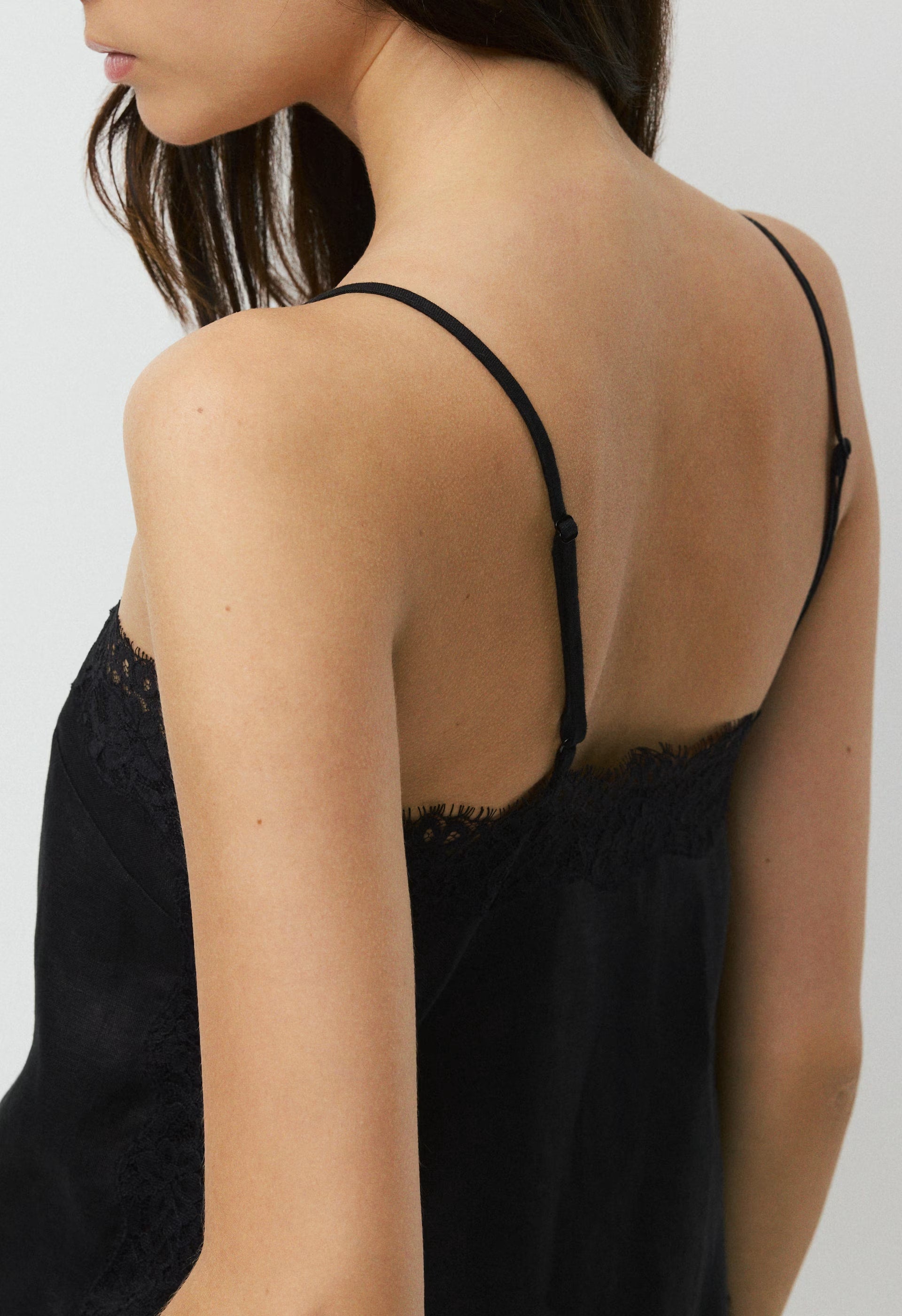 Serif Linen Camisole - BLACK/BLACK