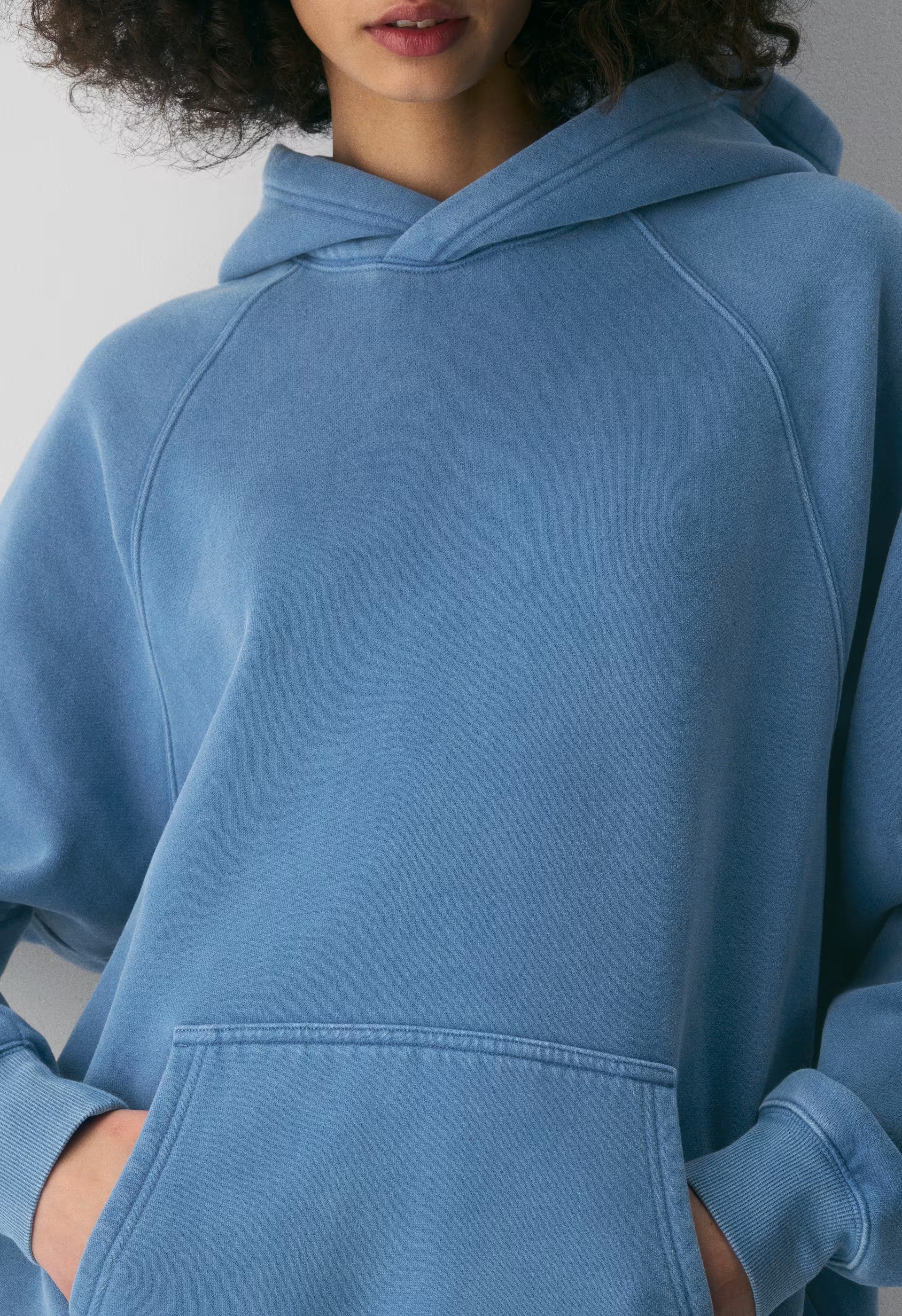 Cozy Sweatfleece Mega Raglan™ Hoodie - NO-STRESS LIGHT BLUE