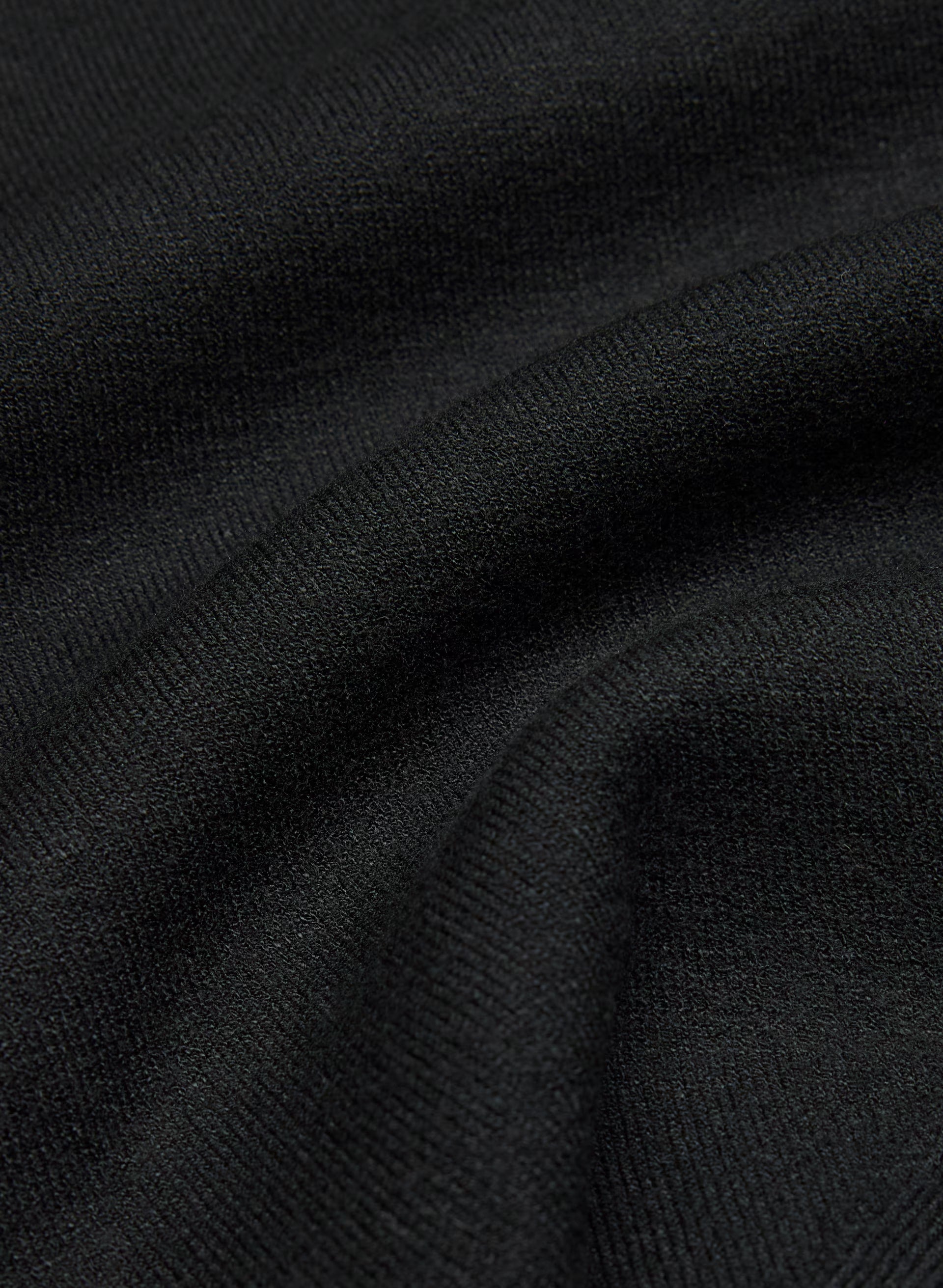 New Decision Shrug - Wonder Yarn - BLACK