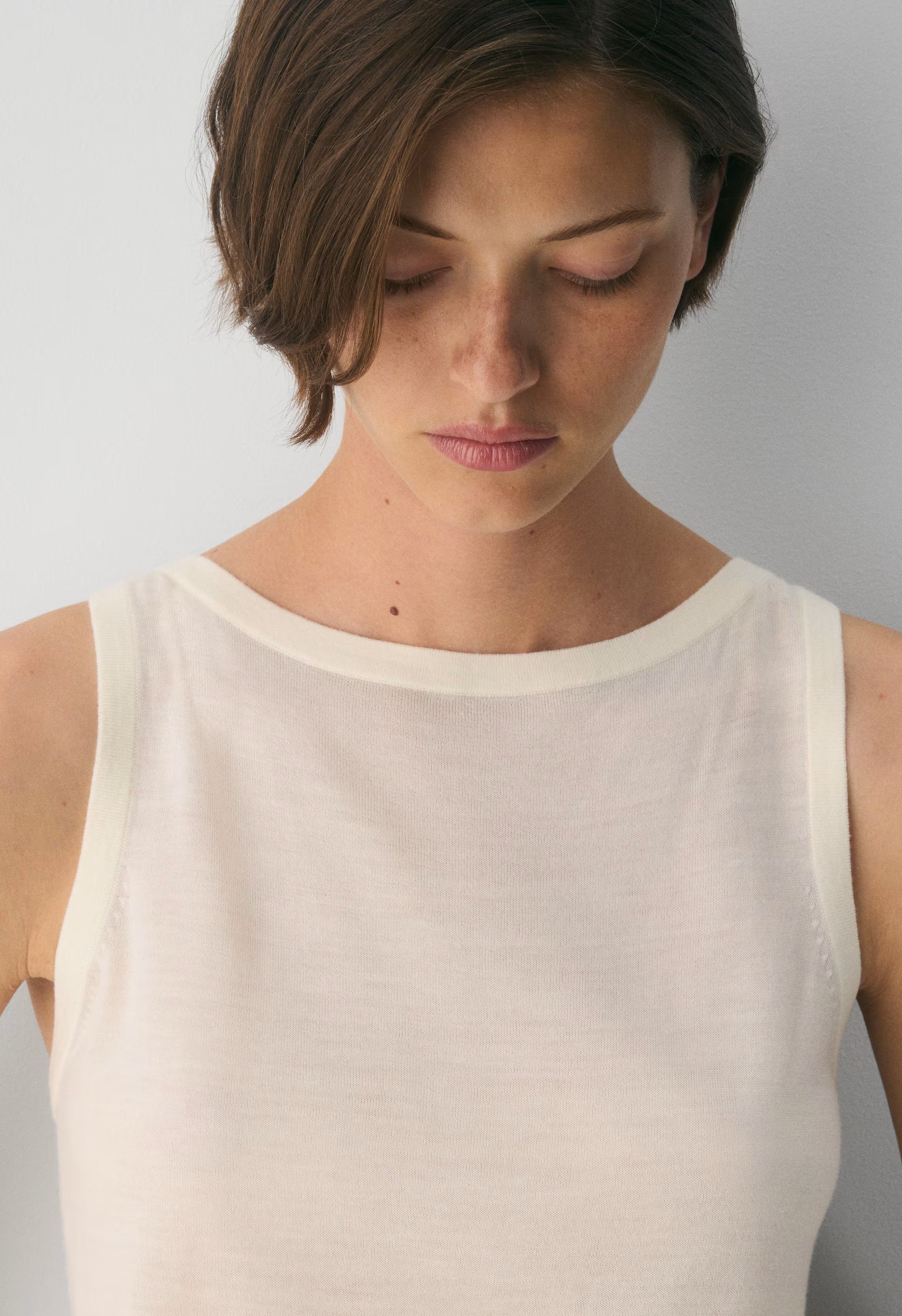 Fine Merino Wool Pasture Sweater Vest - LYCHEE WHITE
