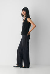 Fine Merino Wool Wedgewood Sweater Vest - BLACK