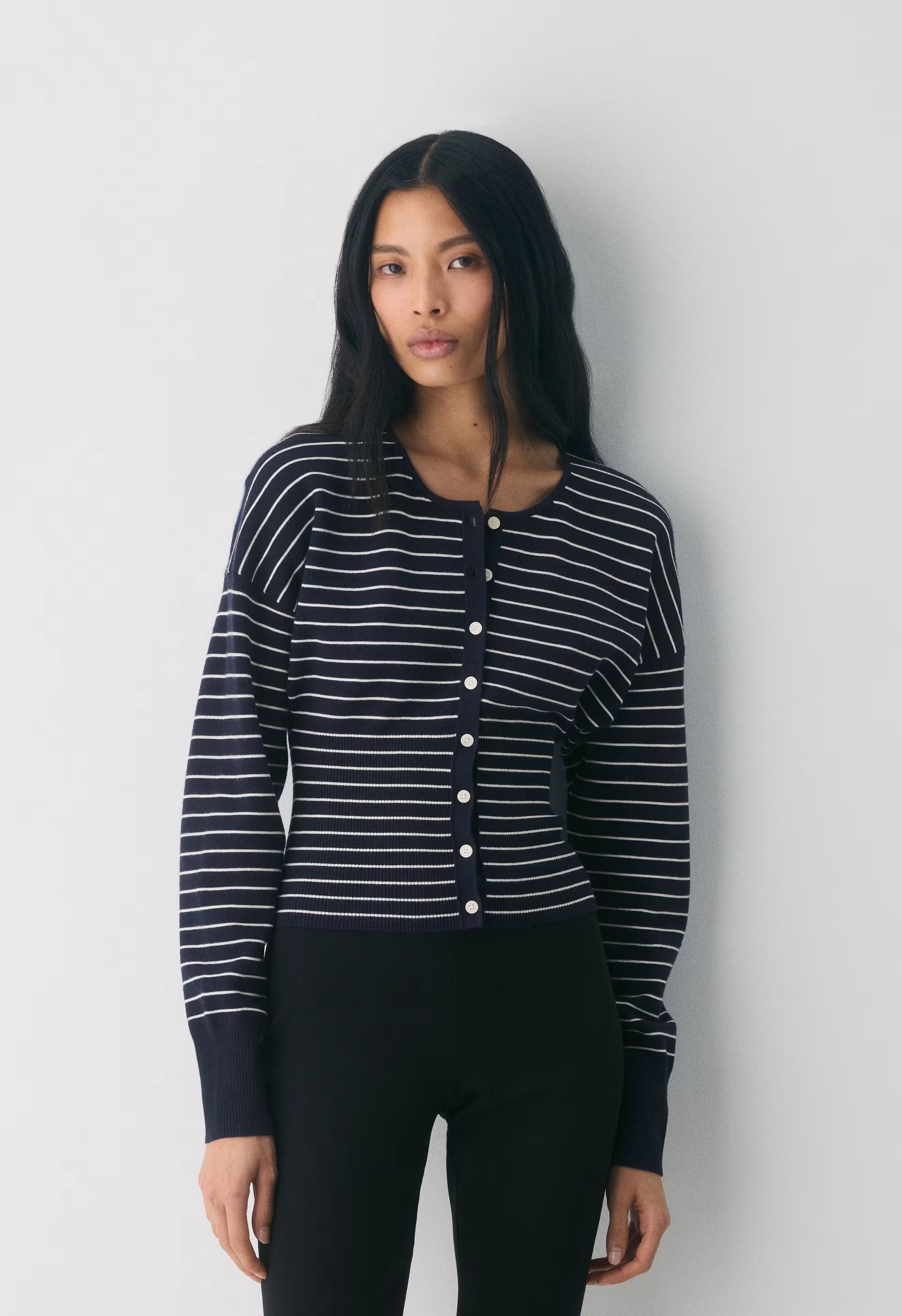 Golightly Cardigan - Wonder Yarn - ADMIRAL/ LIGHT BIRCH