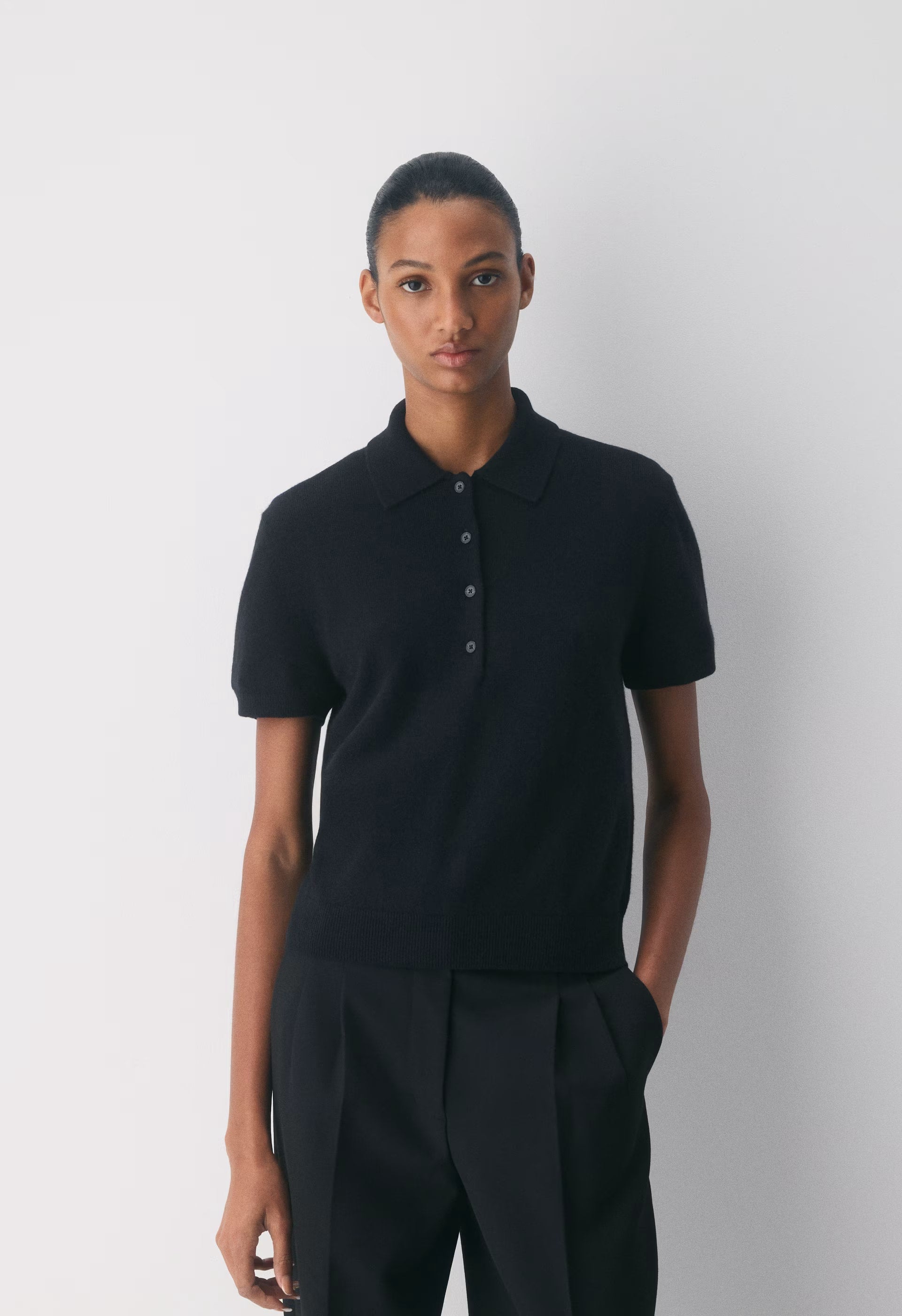 Bare Cashmere Cellini Shortsleeve Sweater - BLACK