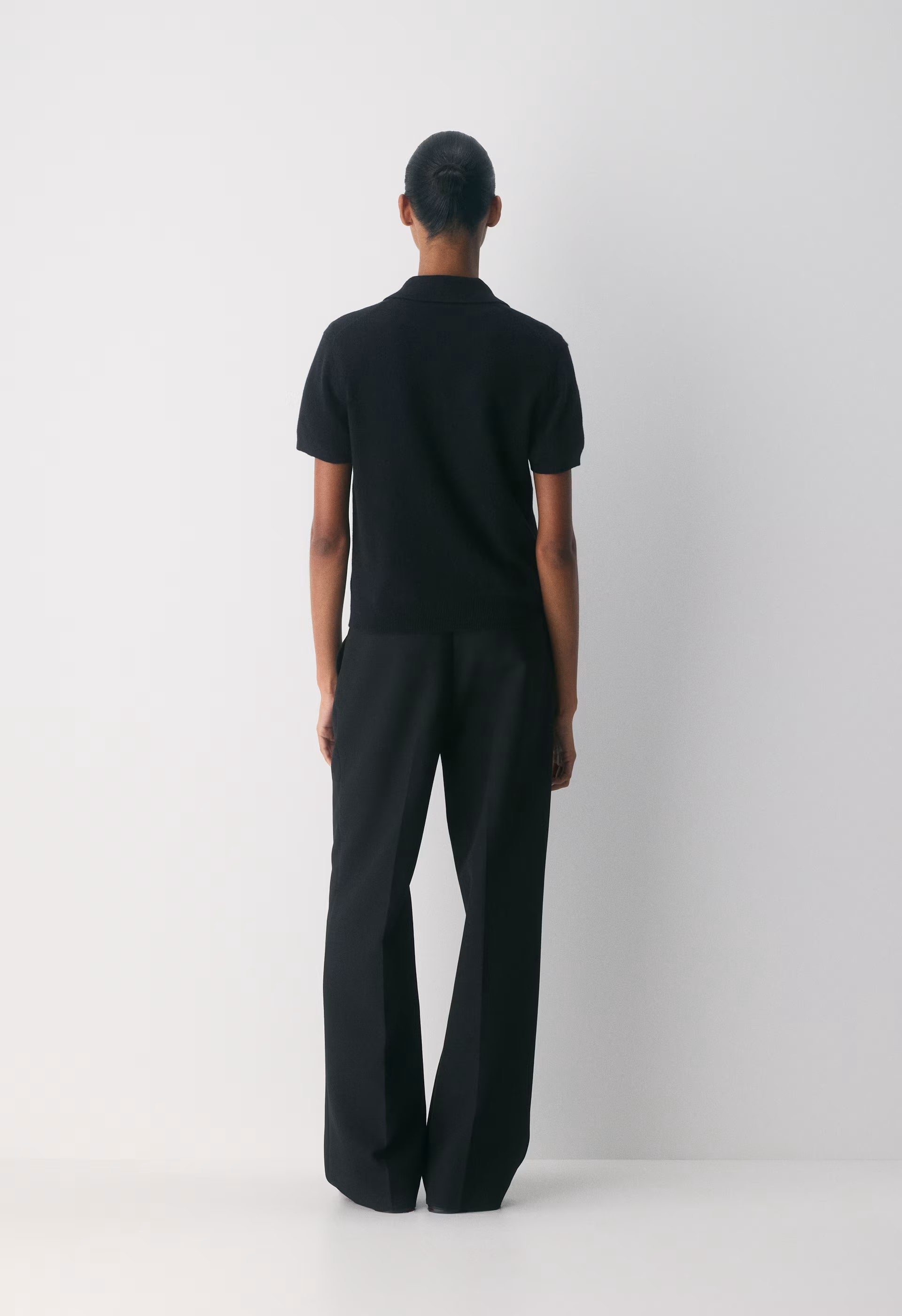Bare Cashmere Cellini Shortsleeve Sweater - BLACK