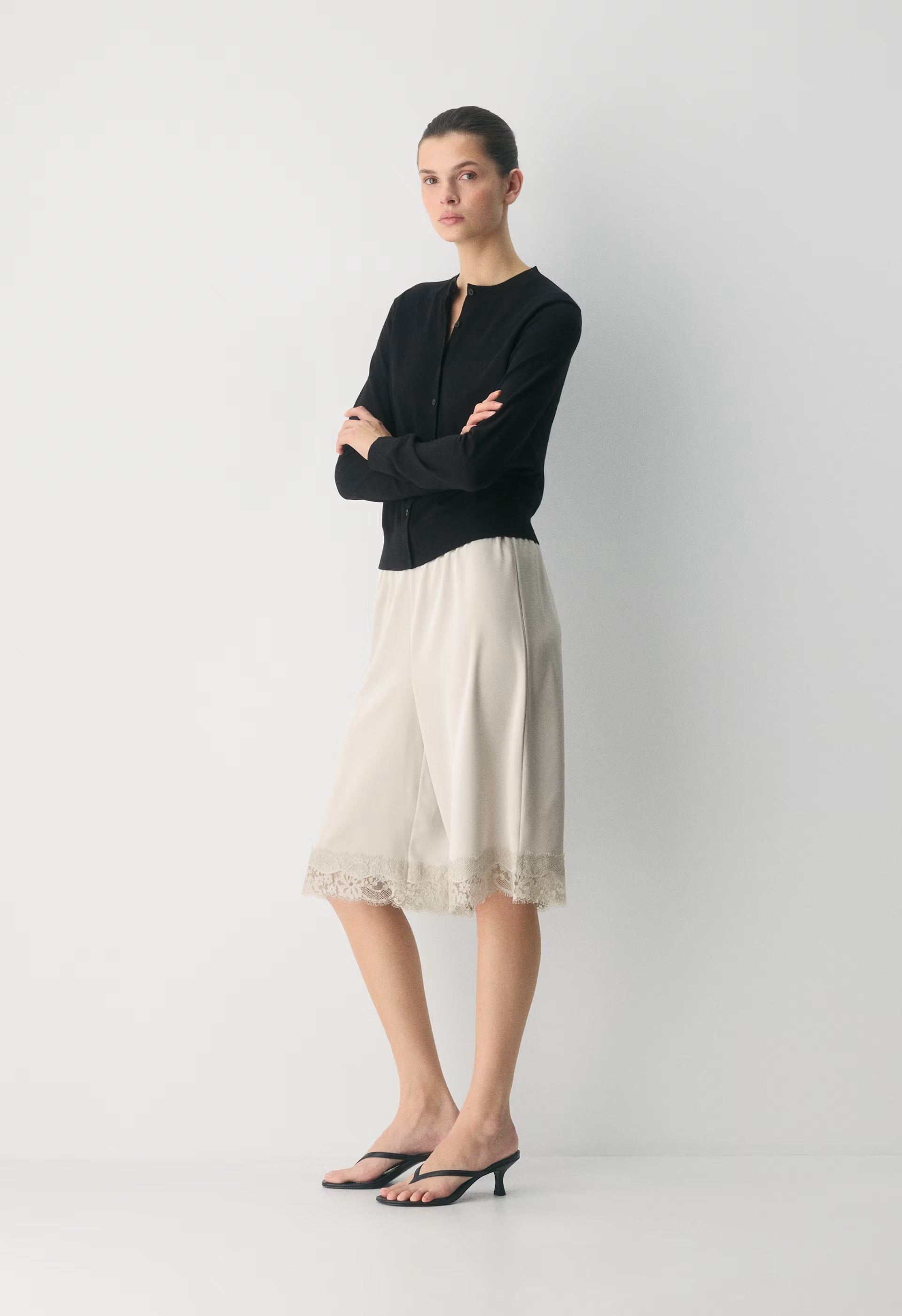 Noteworthy Cardigan - BLACK