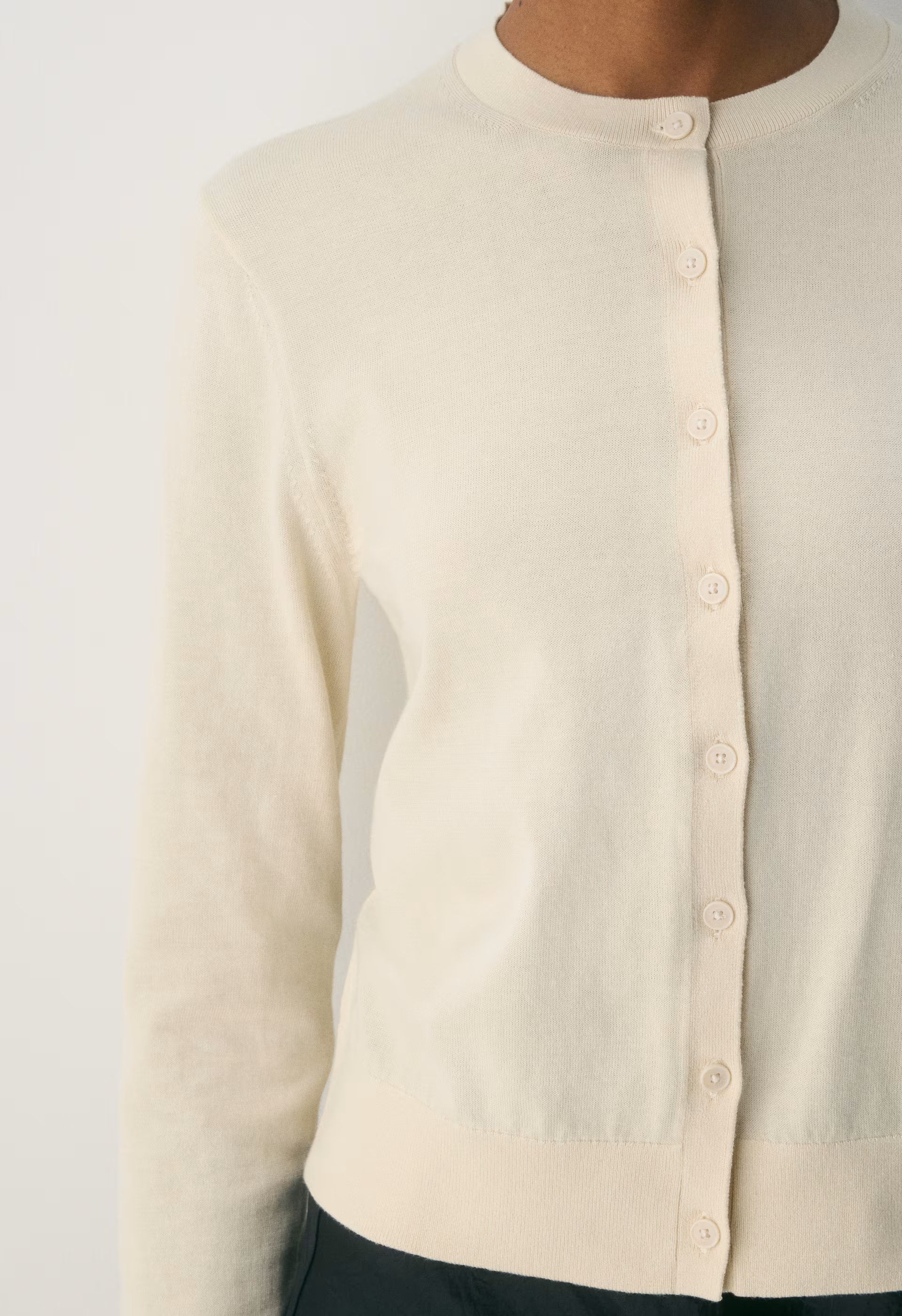Noteworthy Cardigan - WHITE SHADOW