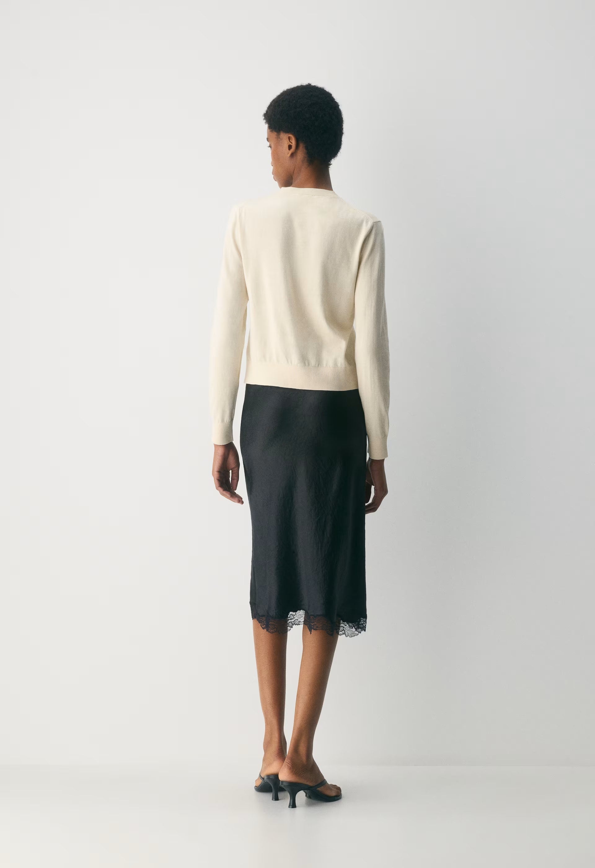 Noteworthy Cardigan - WHITE SHADOW