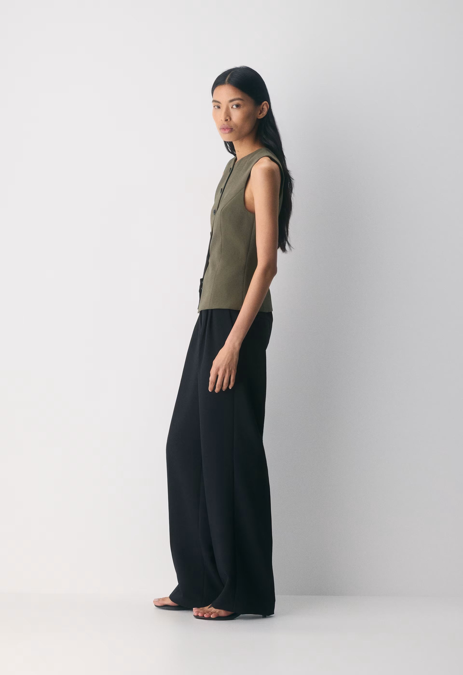 Regal Vest - Crepette™ - DARK OLIVE