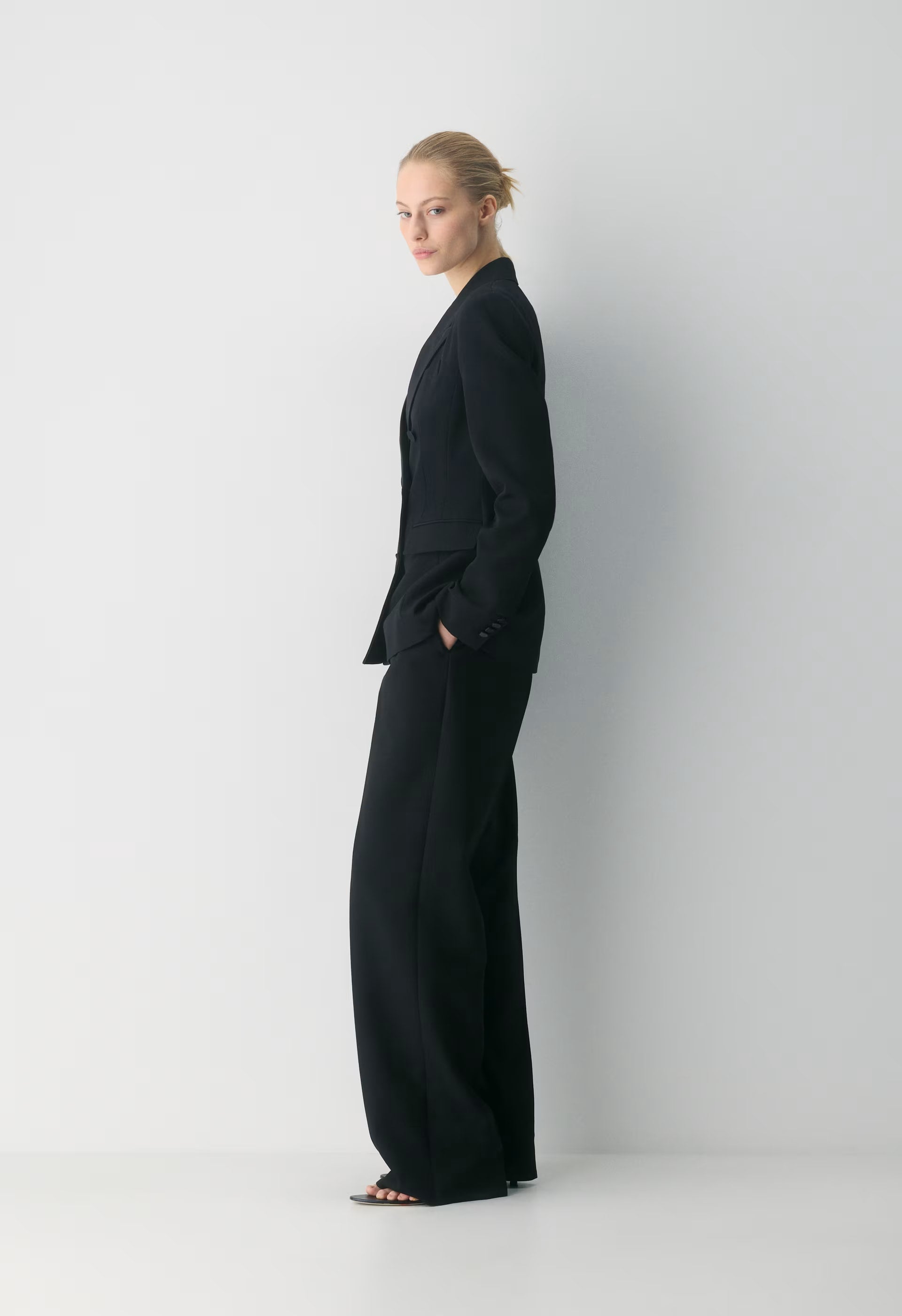 Conservatory Blazer - BLACK