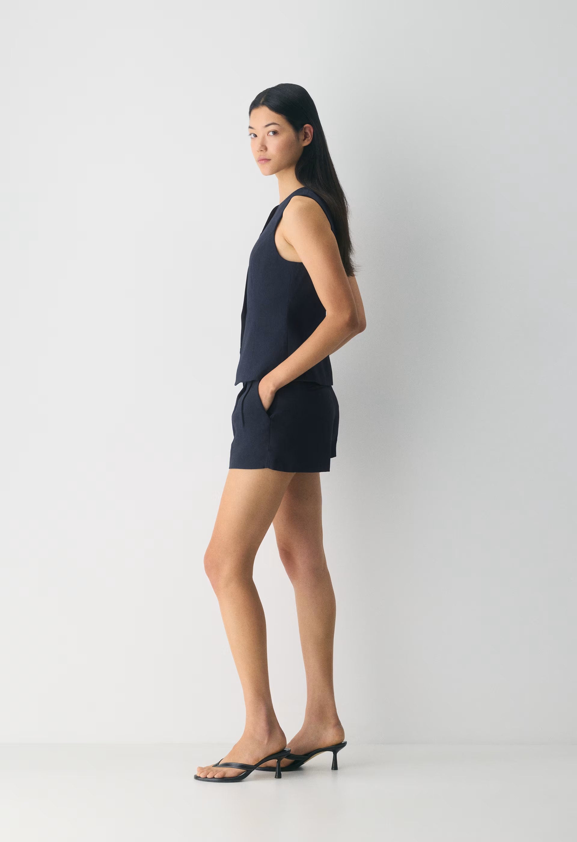 Regal Vest - PowerLinen™ - ADMIRAL