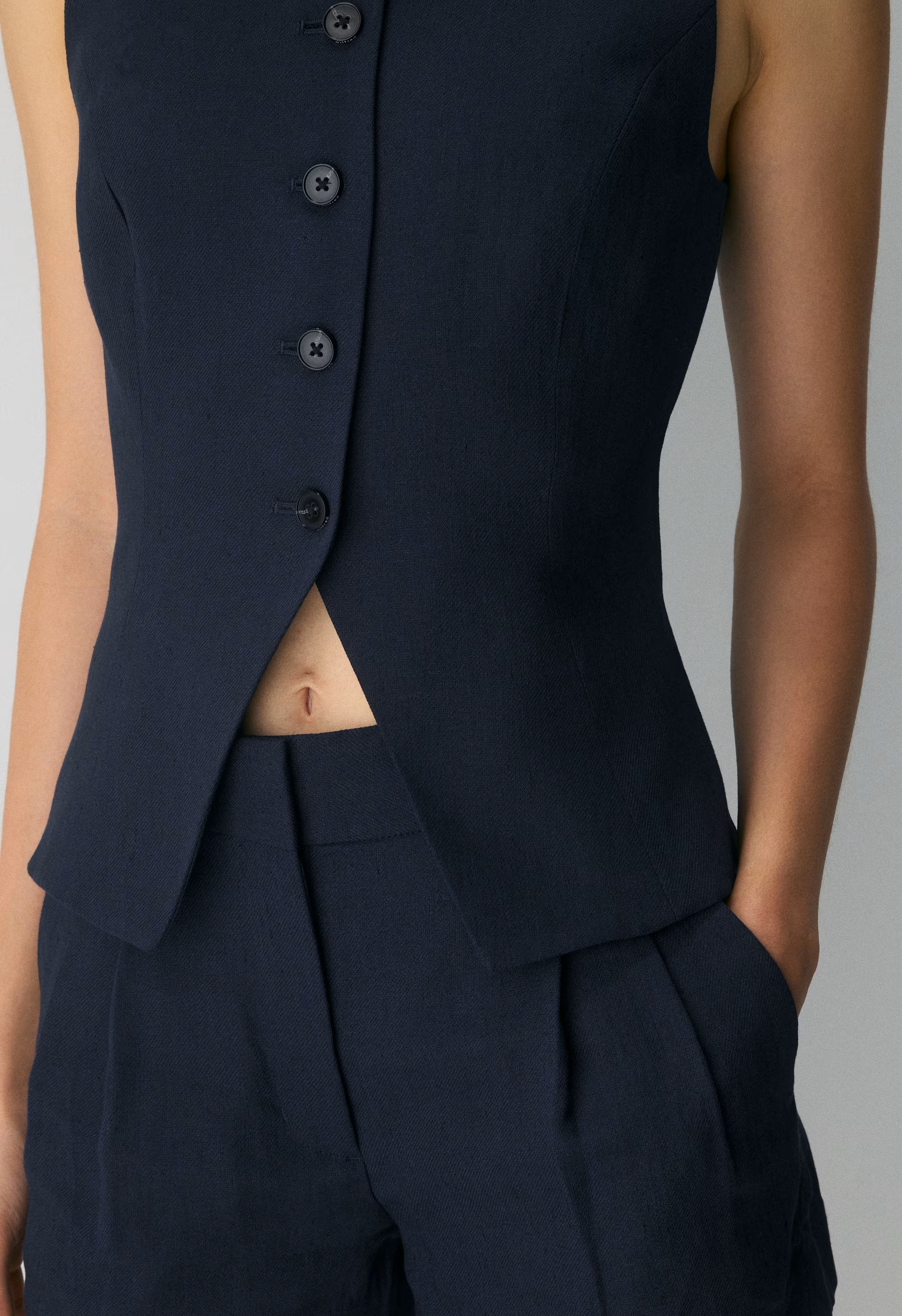 Regal Vest - PowerLinen™ - ADMIRAL