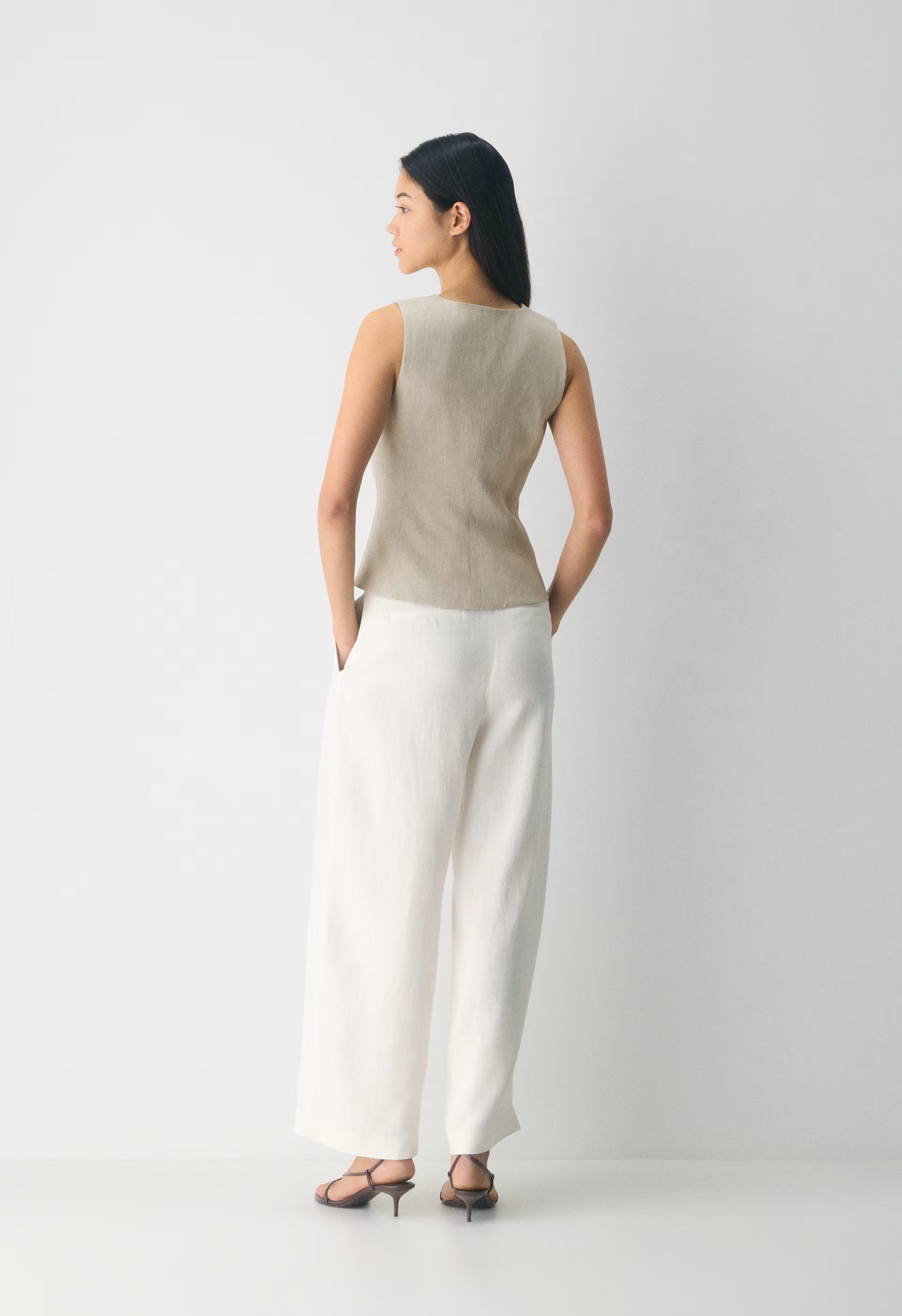 Regal Vest - PowerLinen™ - UNDYED DARK ECRU