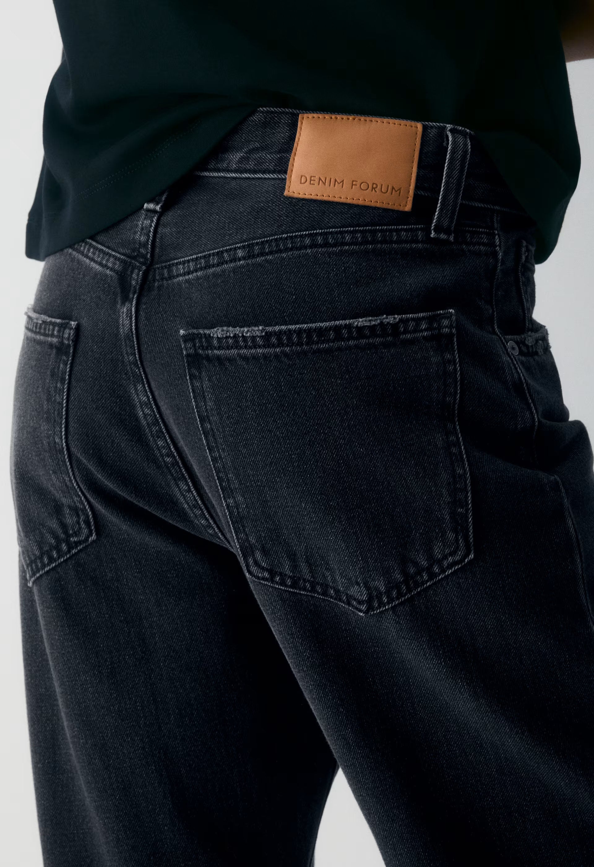 Denim Forum The '90s Marlo Hi-Rise Baggy Jean - BLACK EYELINER