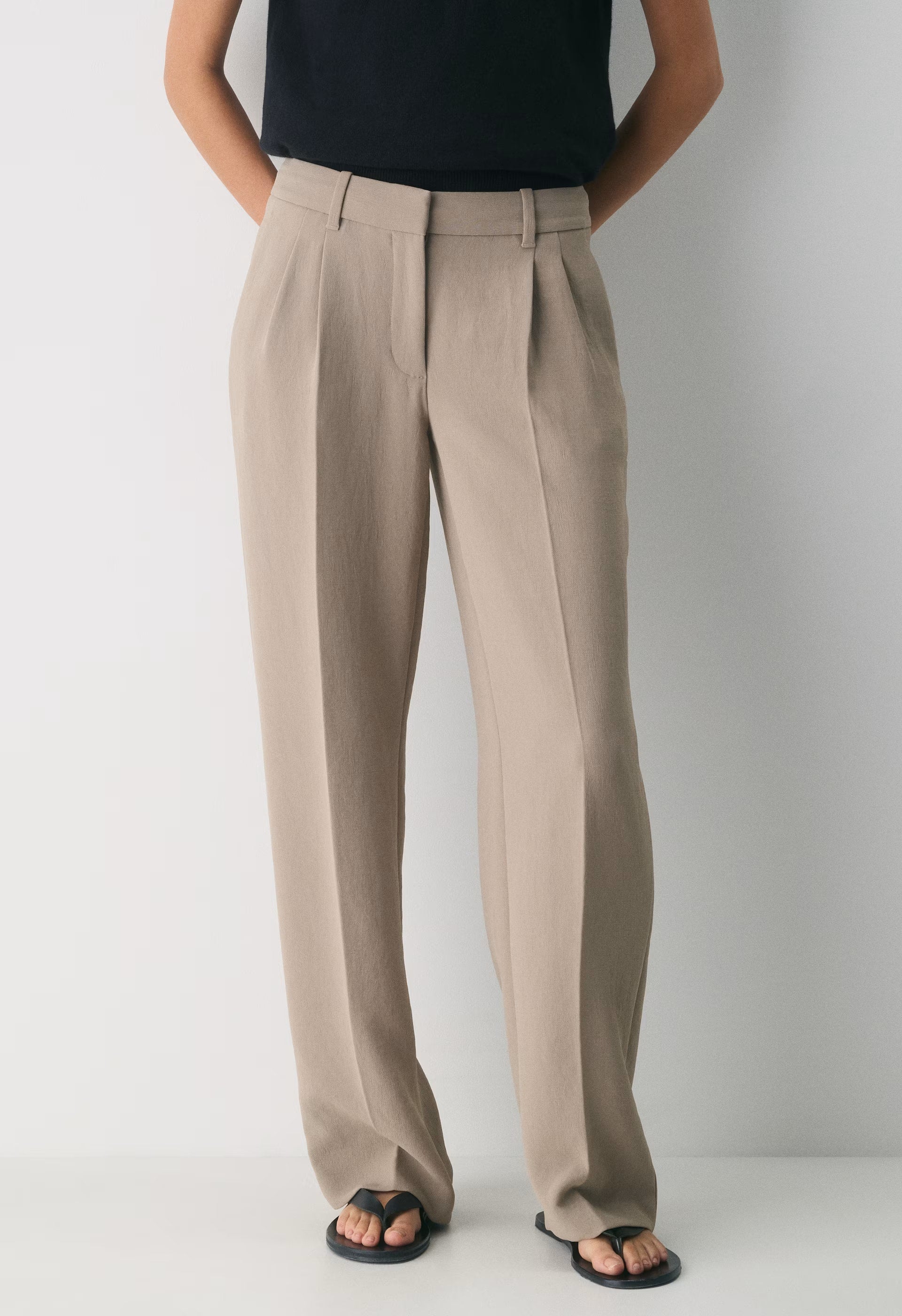 The Effortless Pant™ Lo-Rise - Crepette™ - NOMAD TAUPE