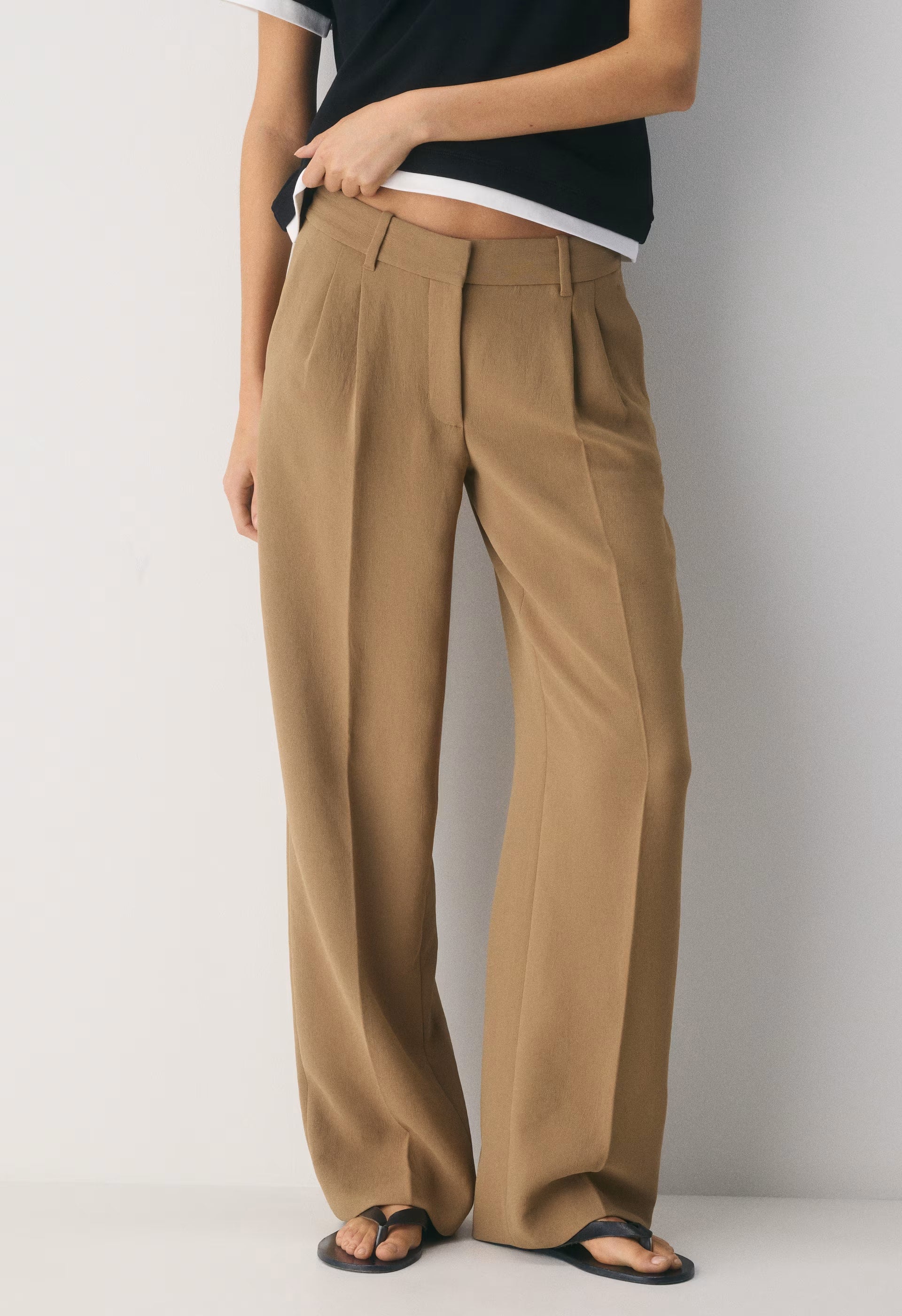 The Effortless Pant™ Lo-Rise - Crepette™ - DESERT SAND