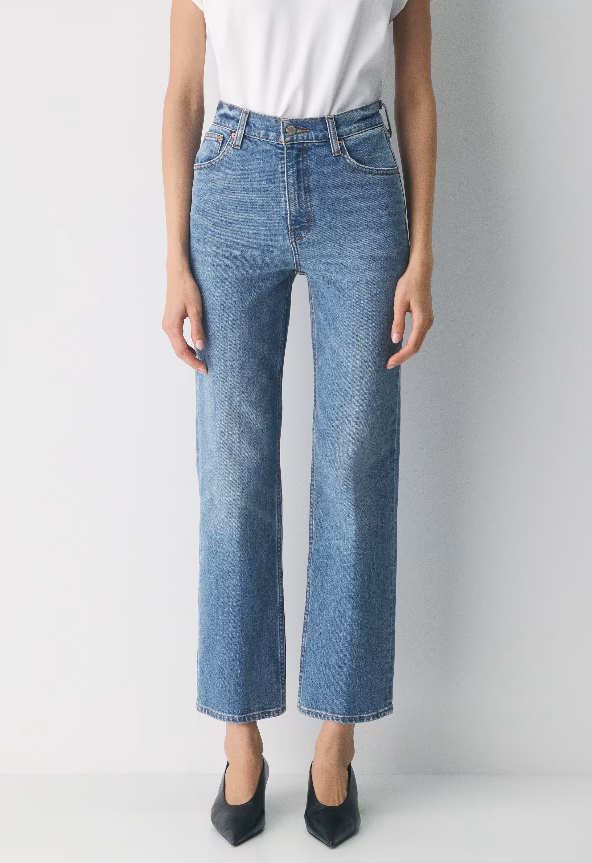 Denim Forum The Arlo Hi-Rise Straight Jean - 5 YRS KISS N TELL BLEU