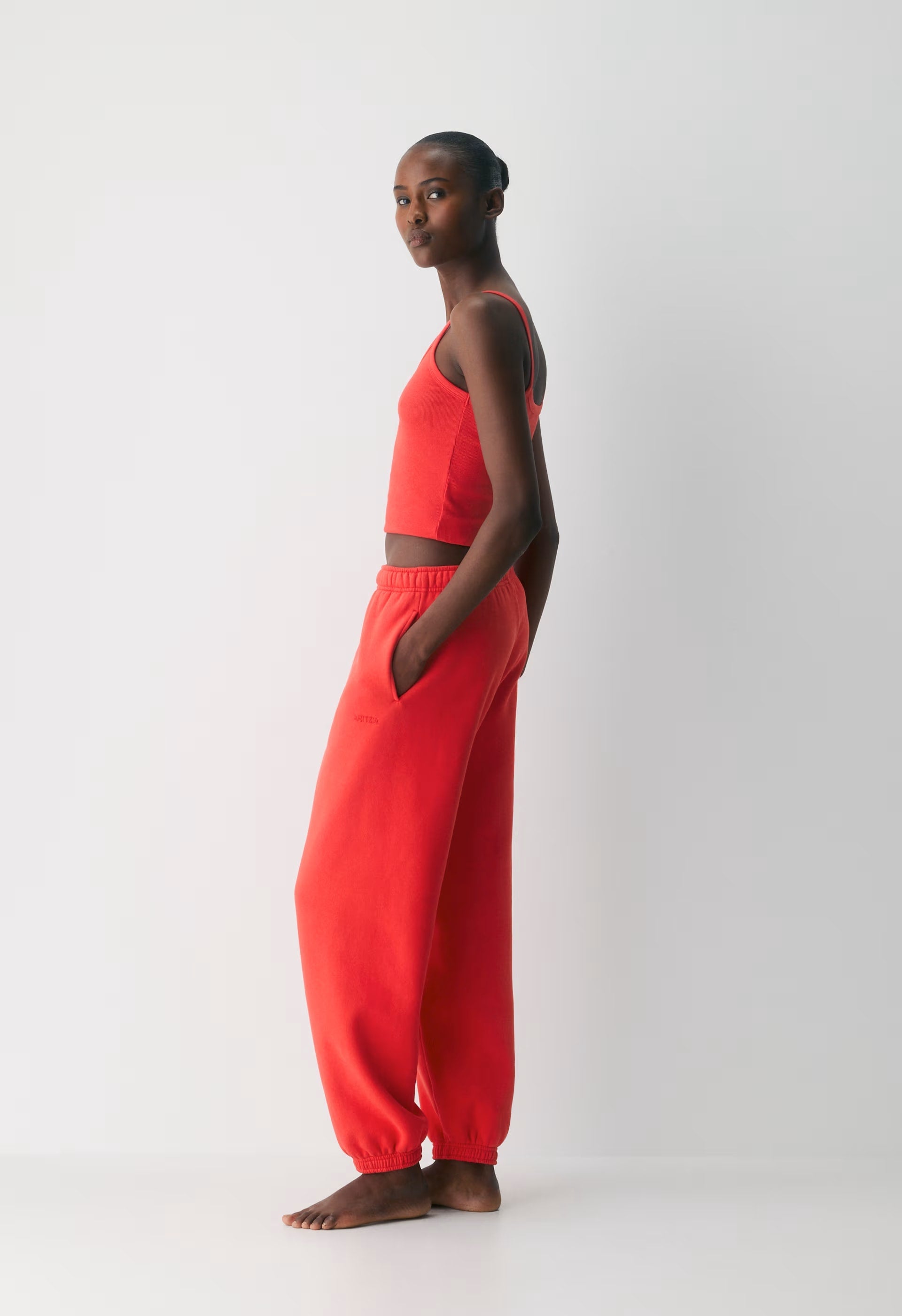Cozy Sweatfleece Mega Jogger - CHERRYBOMB RED
