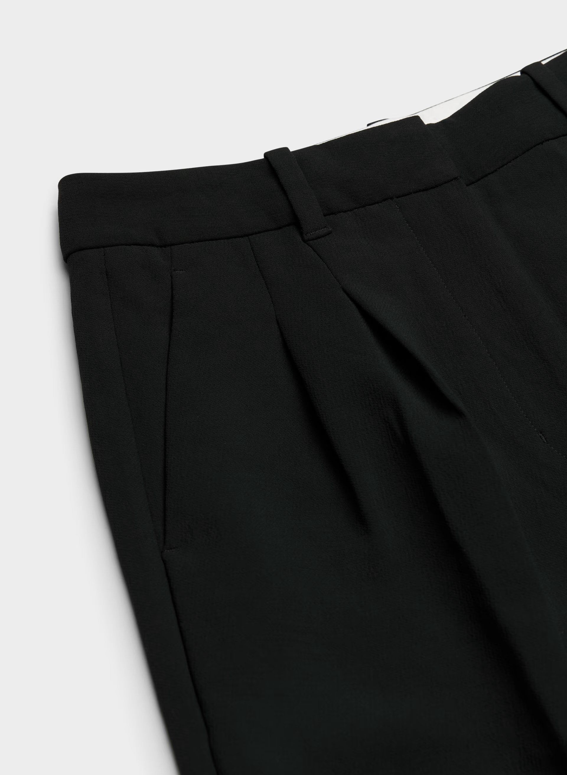 The Effortless Pant™ Curve-Fit - Crepette™ - BLACK
