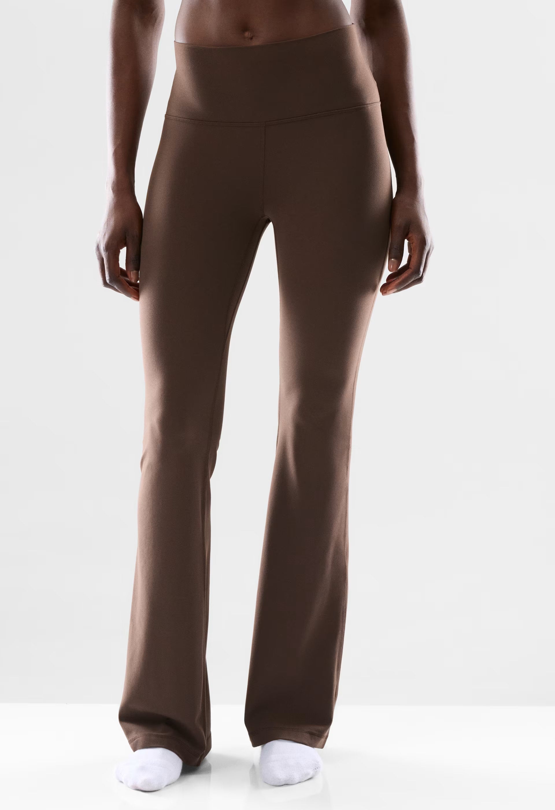 BUTTER Cheeky Hi-Rise Flare 32 Legging - RICH MOCHA BROWN