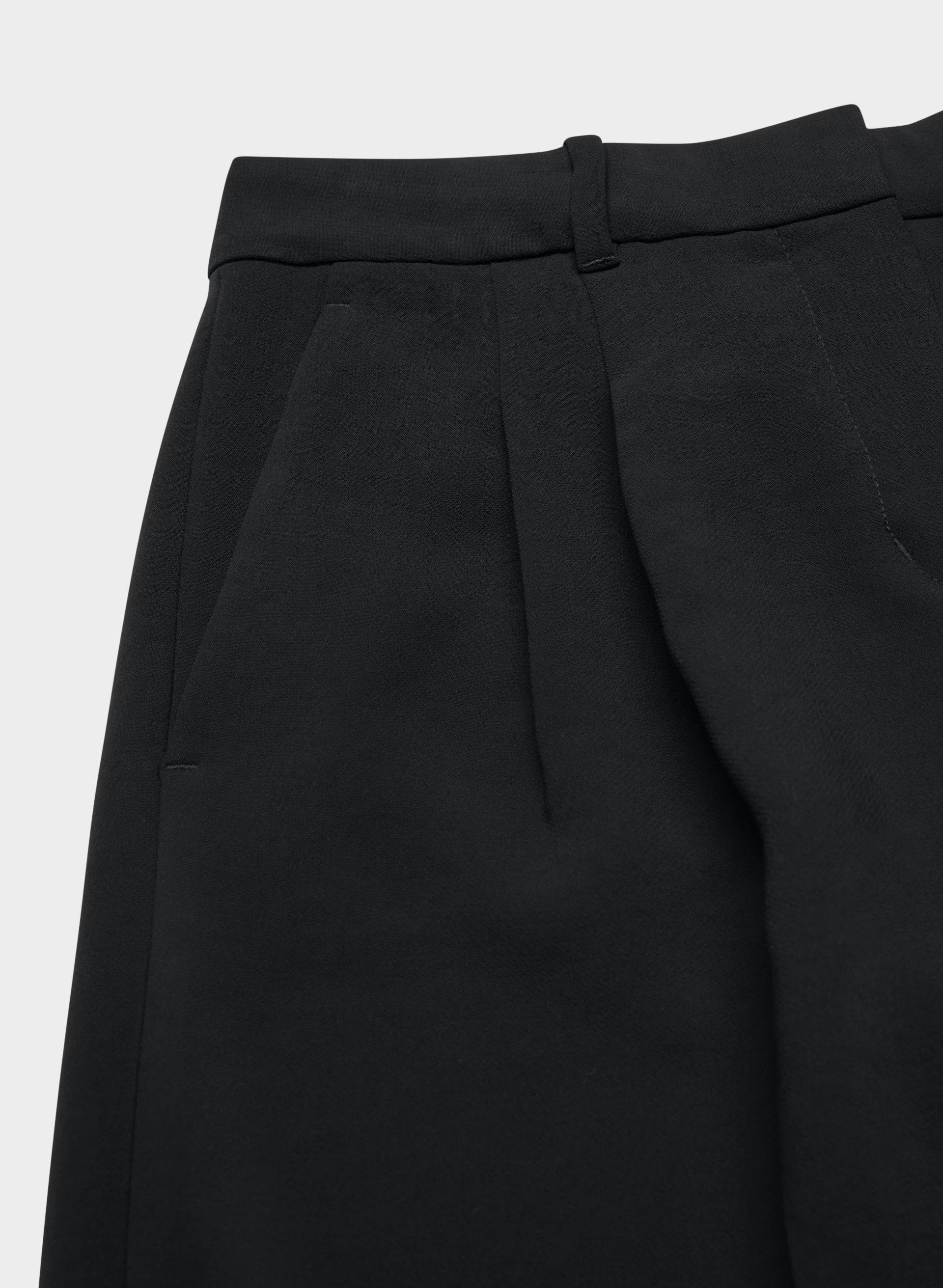 The Effortless Pant™ Lo-Rise - Crepette™ - BLACK