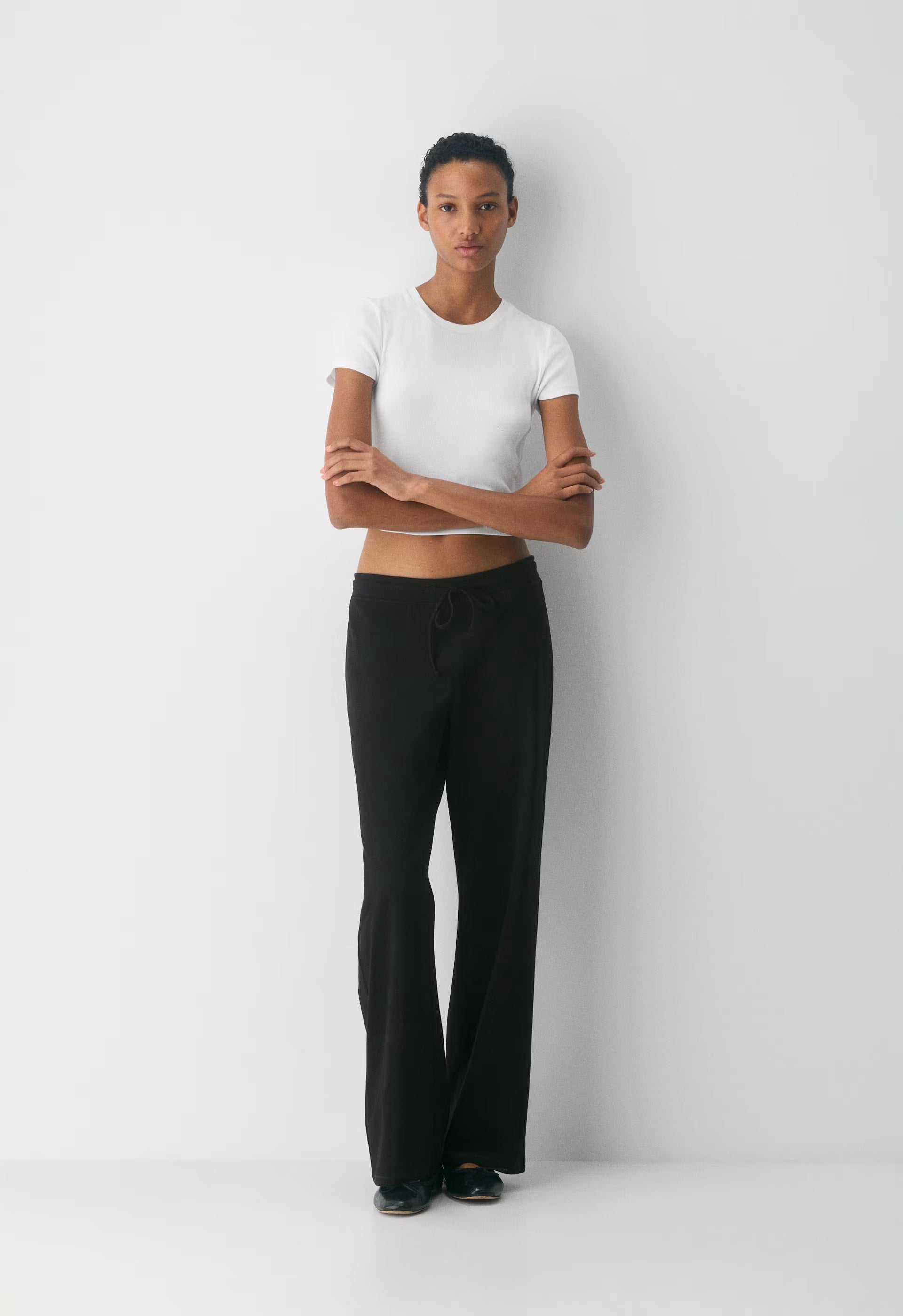 HomeStretch™ Smooth Kickback Pant - BLACK