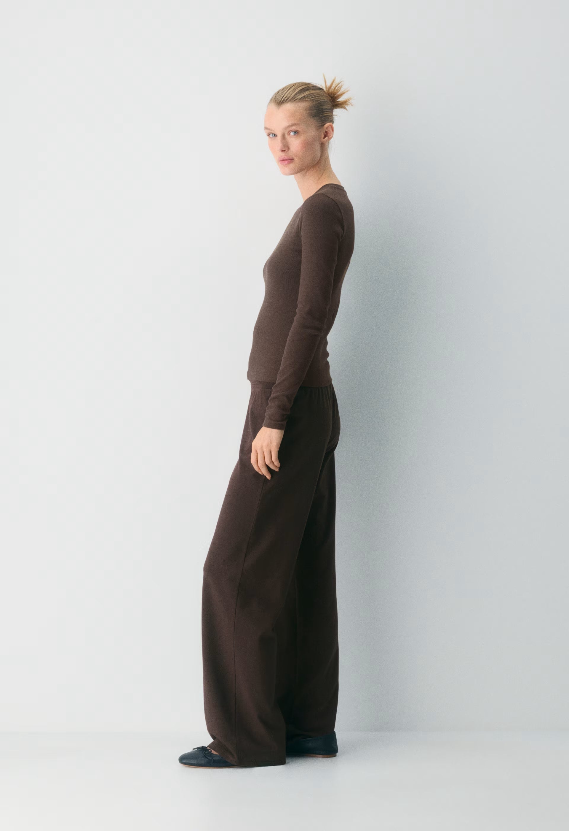 HomeStretch™ Smooth Kickback Pant - RICH MOCHA BROWN