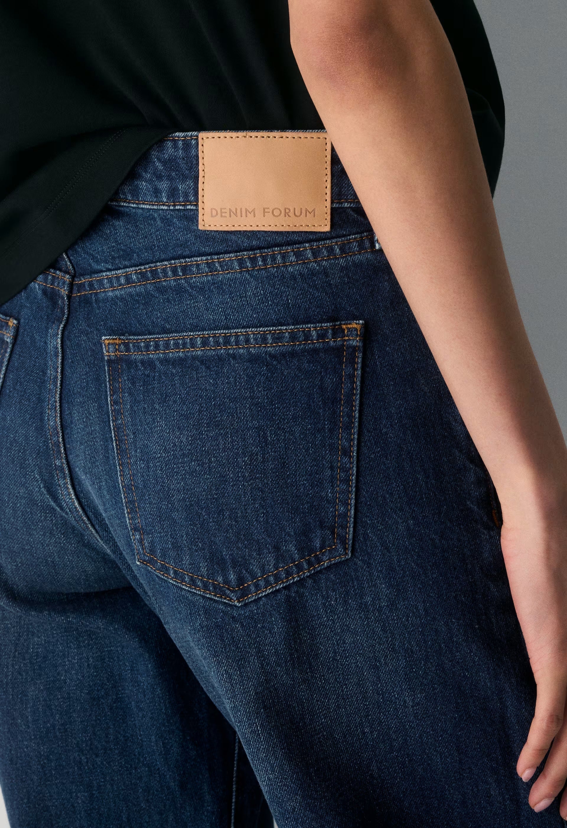 Denim Forum The ‘90s Relaxed Ultra Lo-Rise Wide Jean - BE ABOUT DARK BLEU