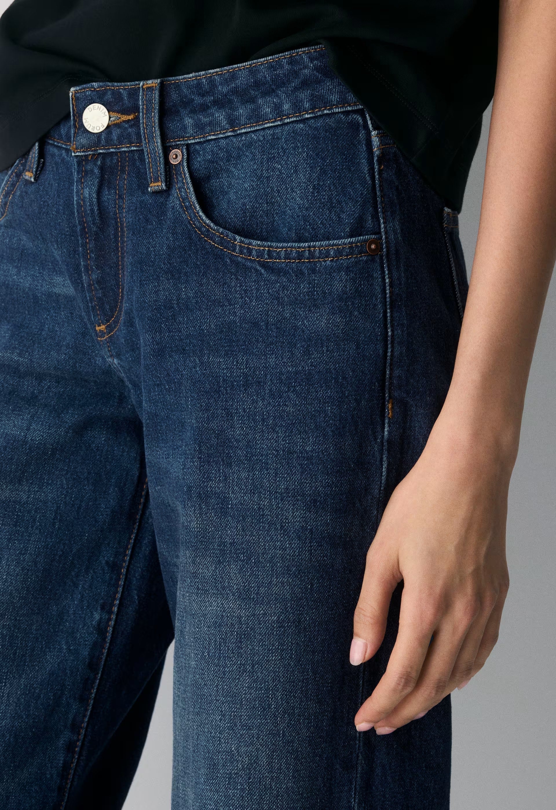 Denim Forum The ‘90s Relaxed Ultra Lo-Rise Wide Jean - BE ABOUT DARK BLEU