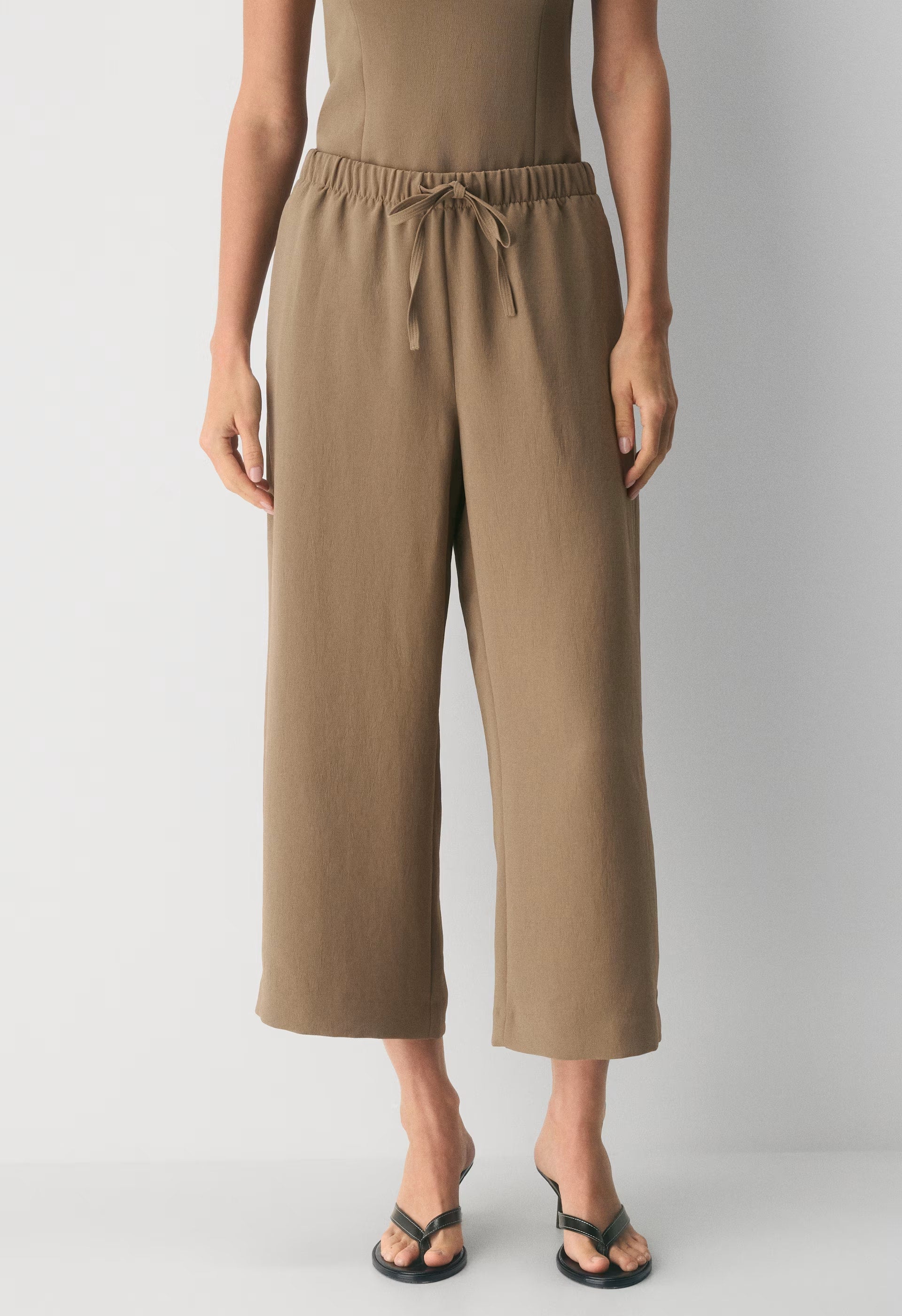 The Lodge Pant™ Cropped - Crepette™ - FOLIO TAUPE