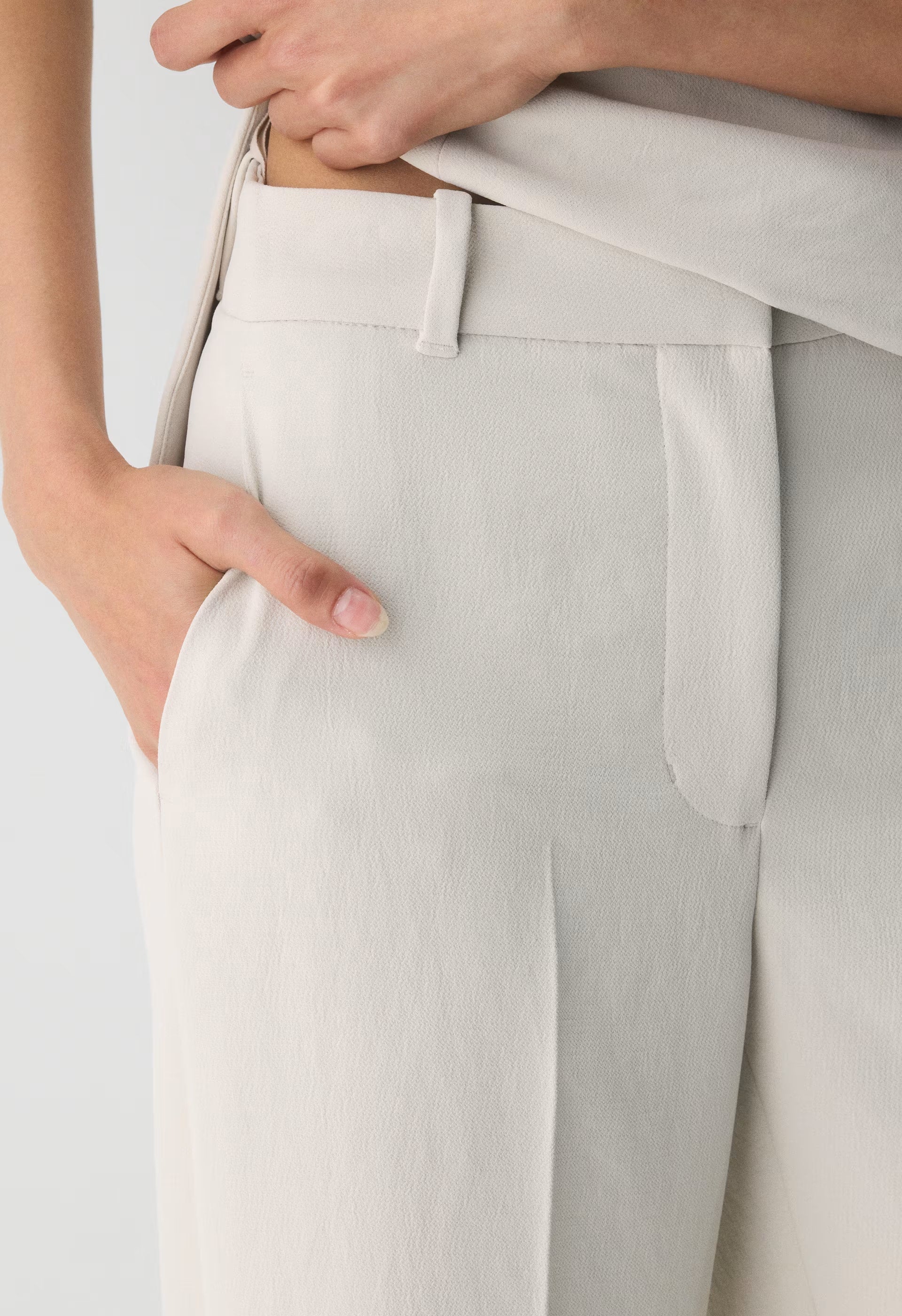 Agency Pant - Crepette™ - METROPOLIS BEIGE