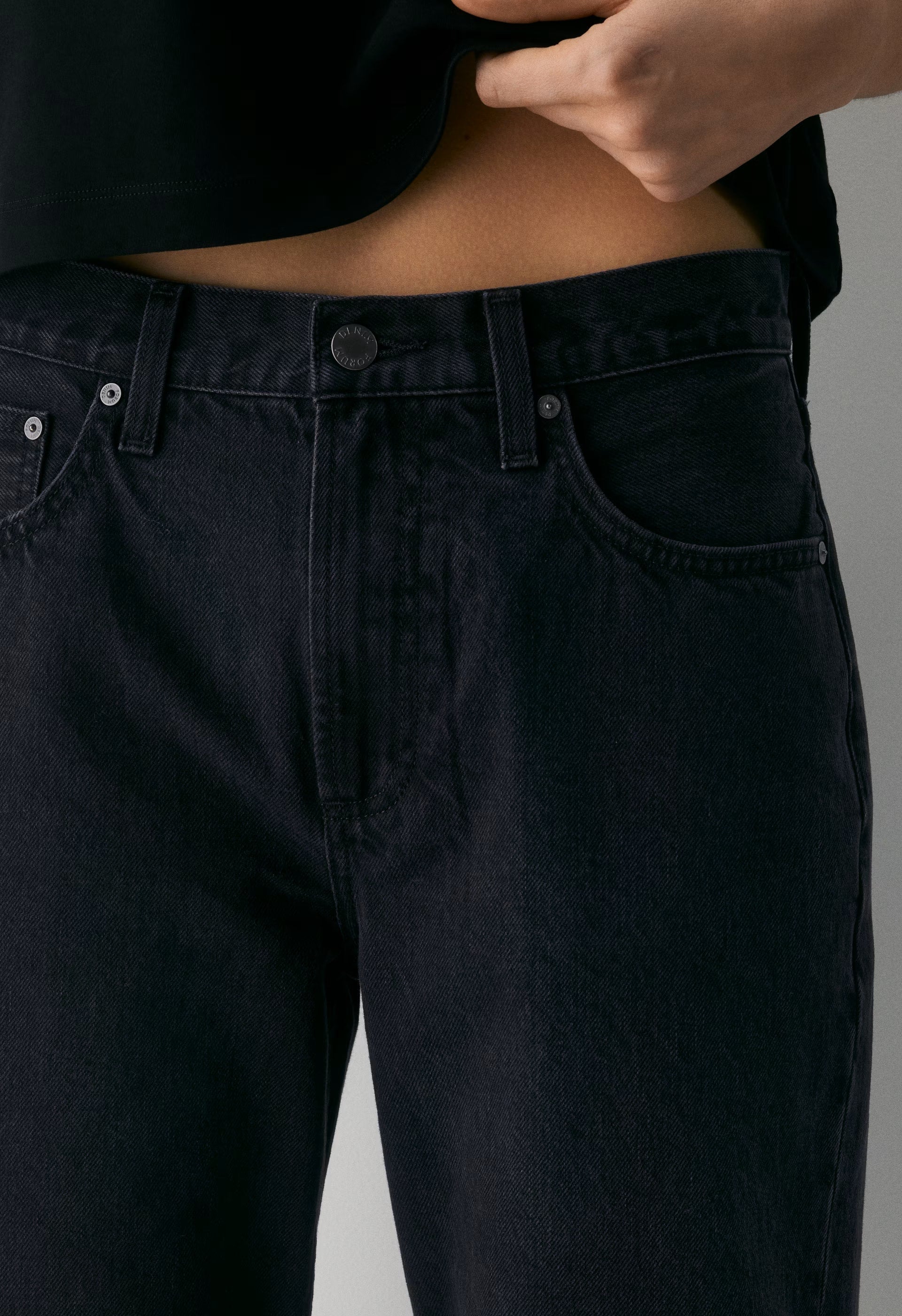 Denim Forum The '90s Iggy Lo-Rise Baggy Jean - BLACK EYELINER